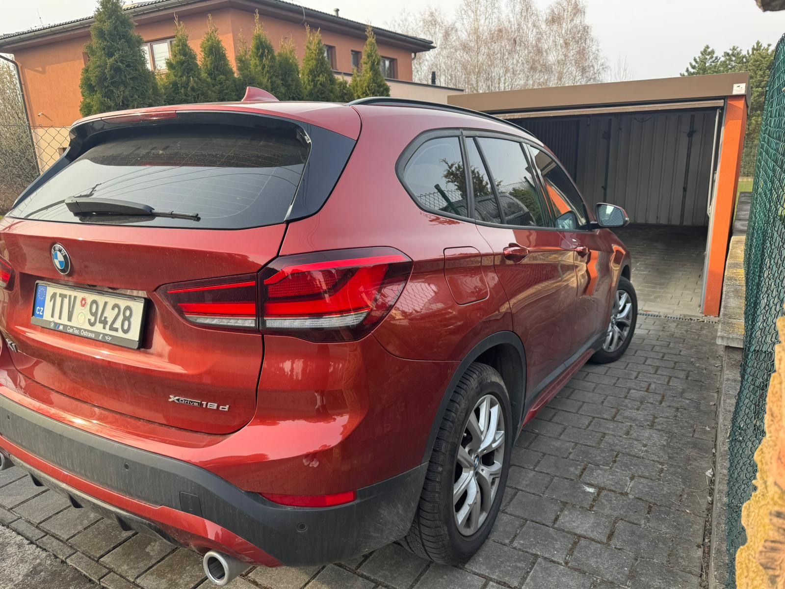 BMW X1, garažováno,1.majitel - fotka 3