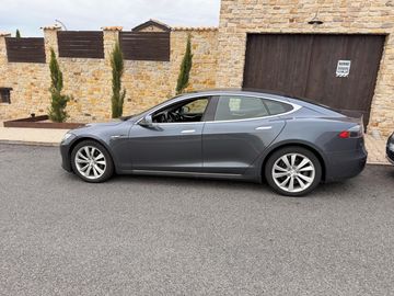 Tesla S85D supercharger free