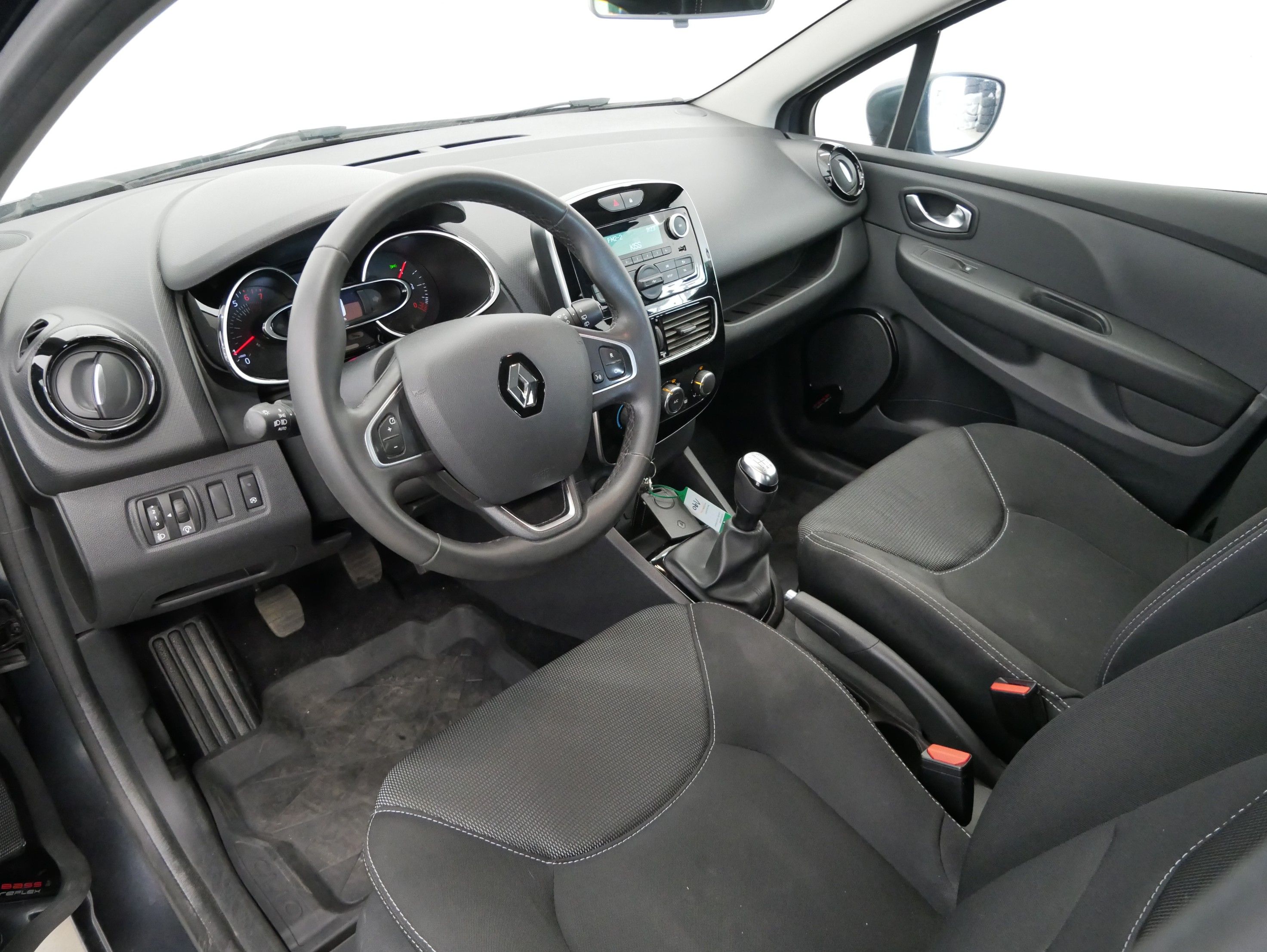 Renault Clio, 0.9i 56 kW - fotka 5
