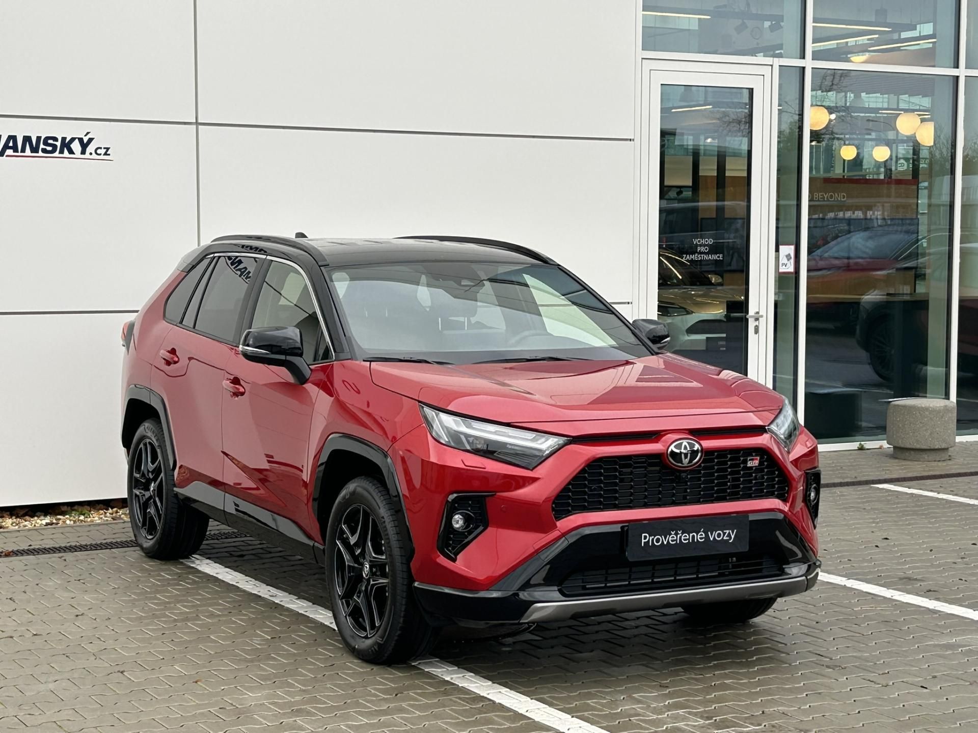 Toyota Rav4, GR SPORT 2,5 HEV 4X4 AT - fotka 2