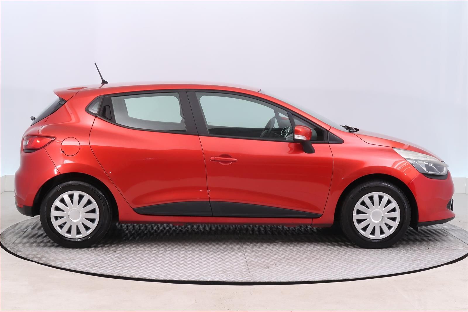 Renault Clio, 1.2 16V, po STK, rezervace - fotka 6