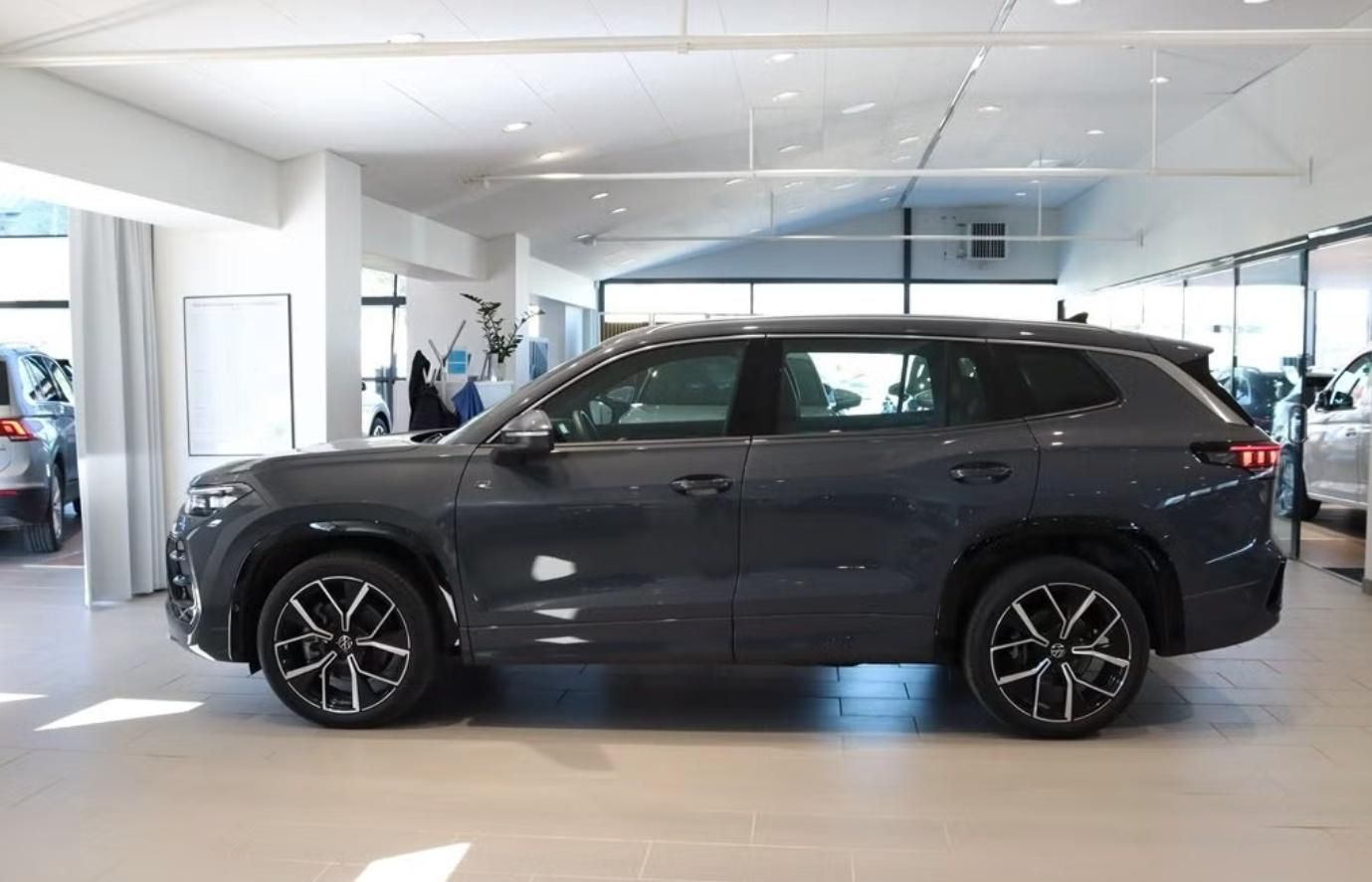 Volkswagen Tayron, 2.0 TDI 4M 7 míst Pano. Taž. - fotka 2