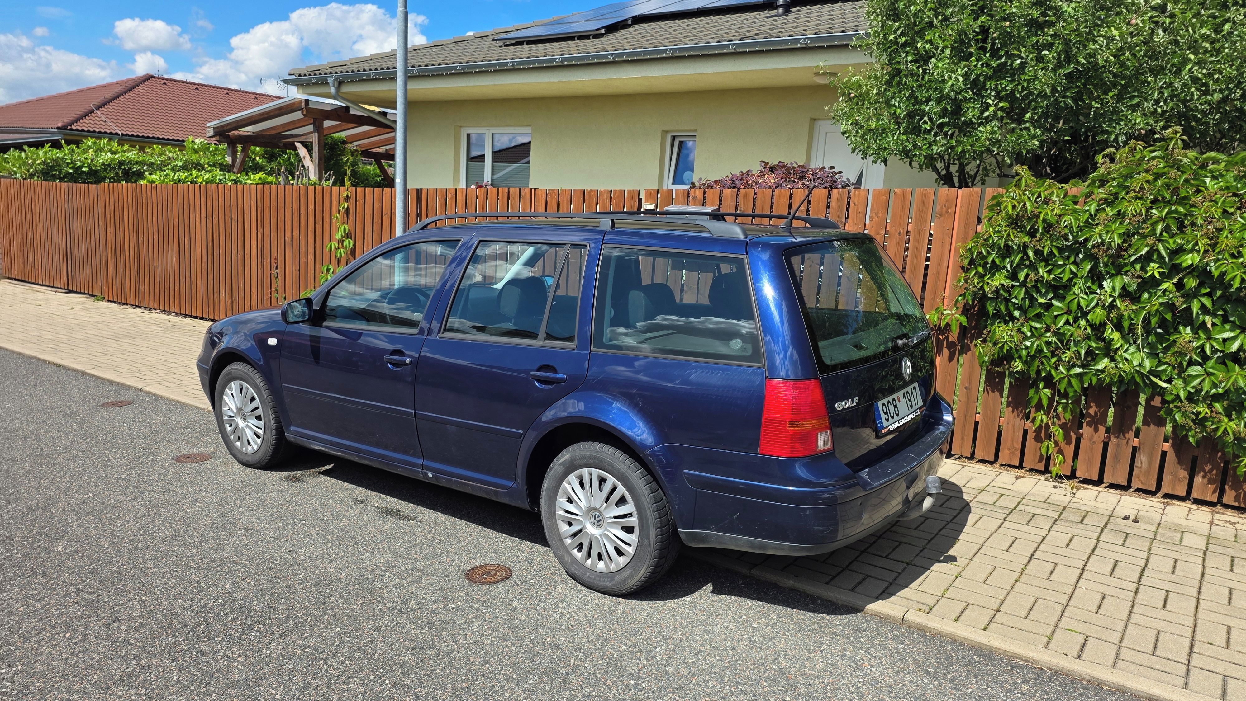 Volkswagen Golf Variant, 1.6 MPI 77kW - fotka 3