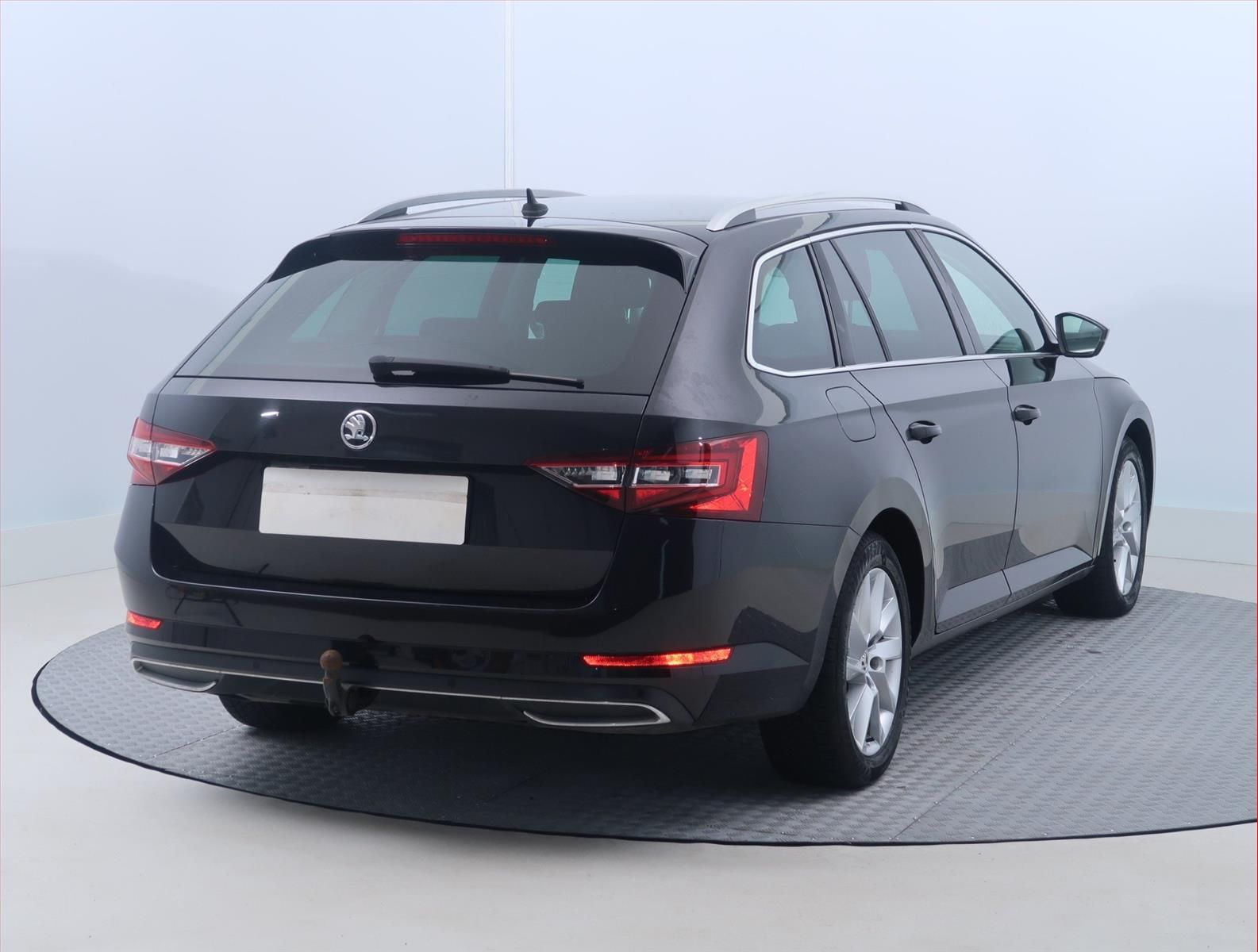 Škoda Superb, 2.0 TDI, Style, Automat, Navi - fotka 5