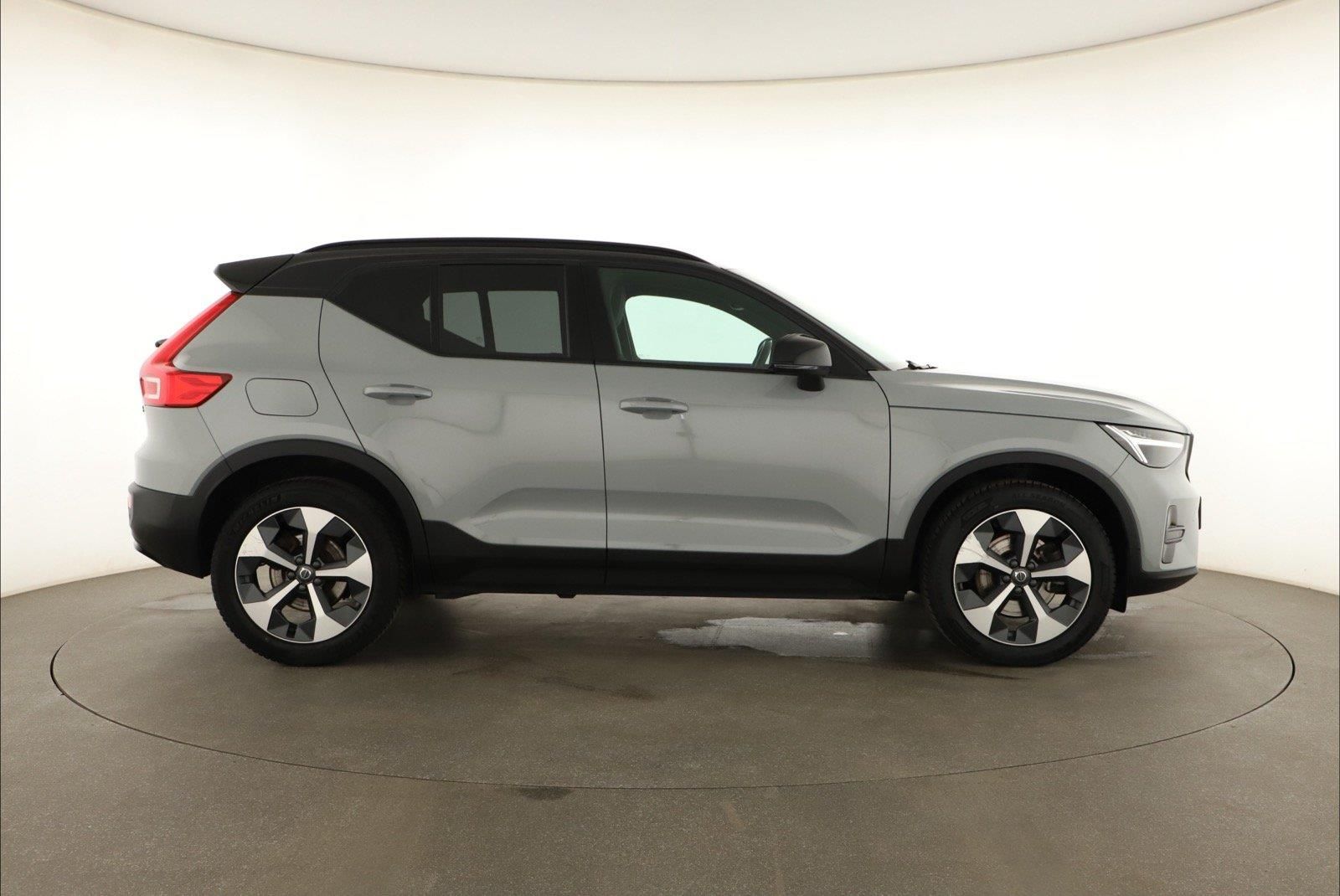 Volvo XC40, B3, Automat, Serv.kniha, Navi - fotka 6