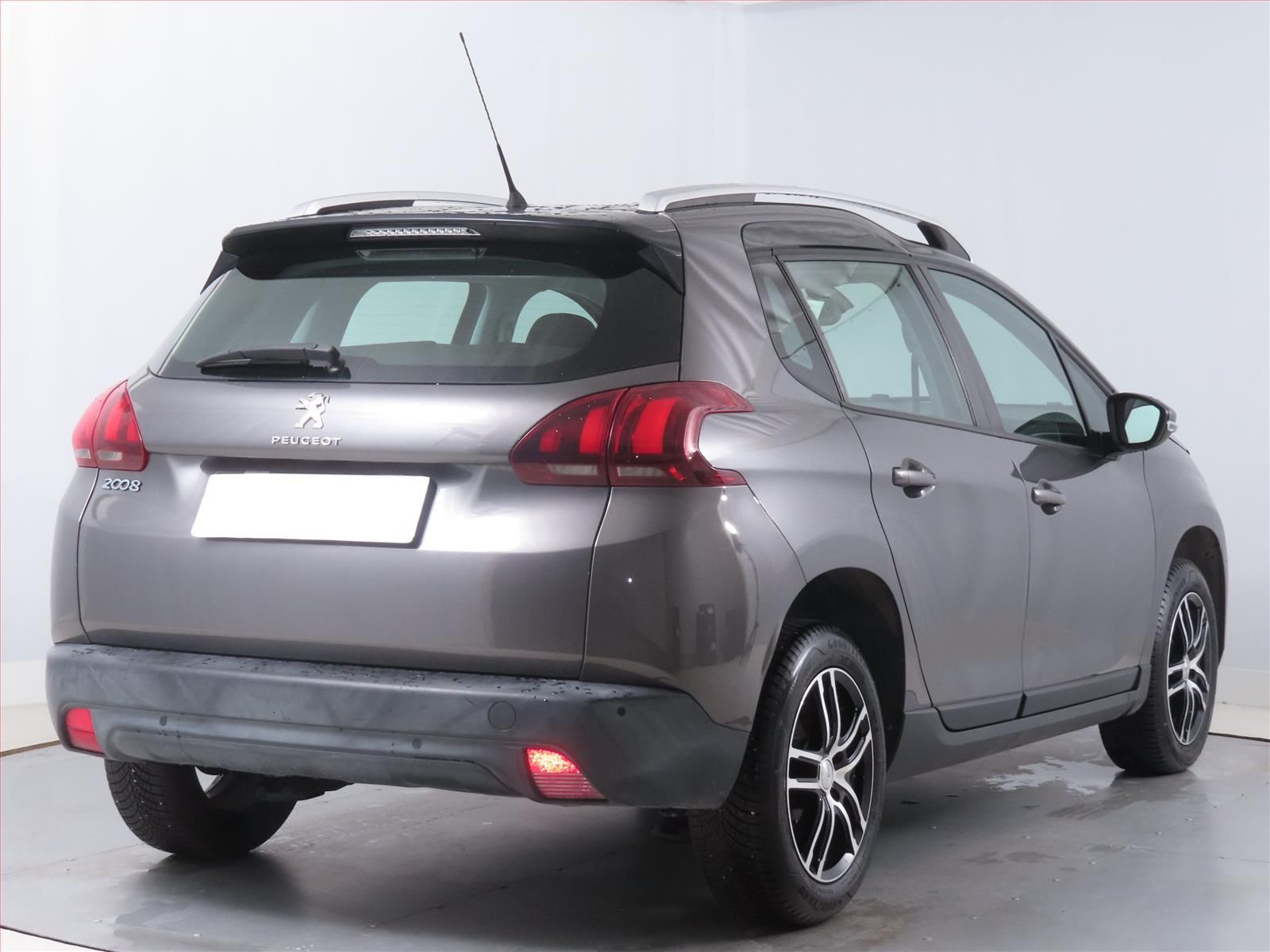 Peugeot 2008, 1.2 PureTech, Active, ČR,1.maj - fotka 5