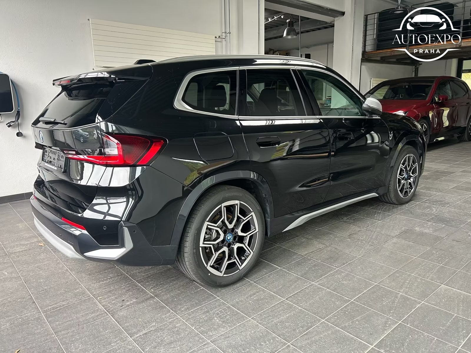 BMW iX1, 30 xDrive xLine - fotka 5