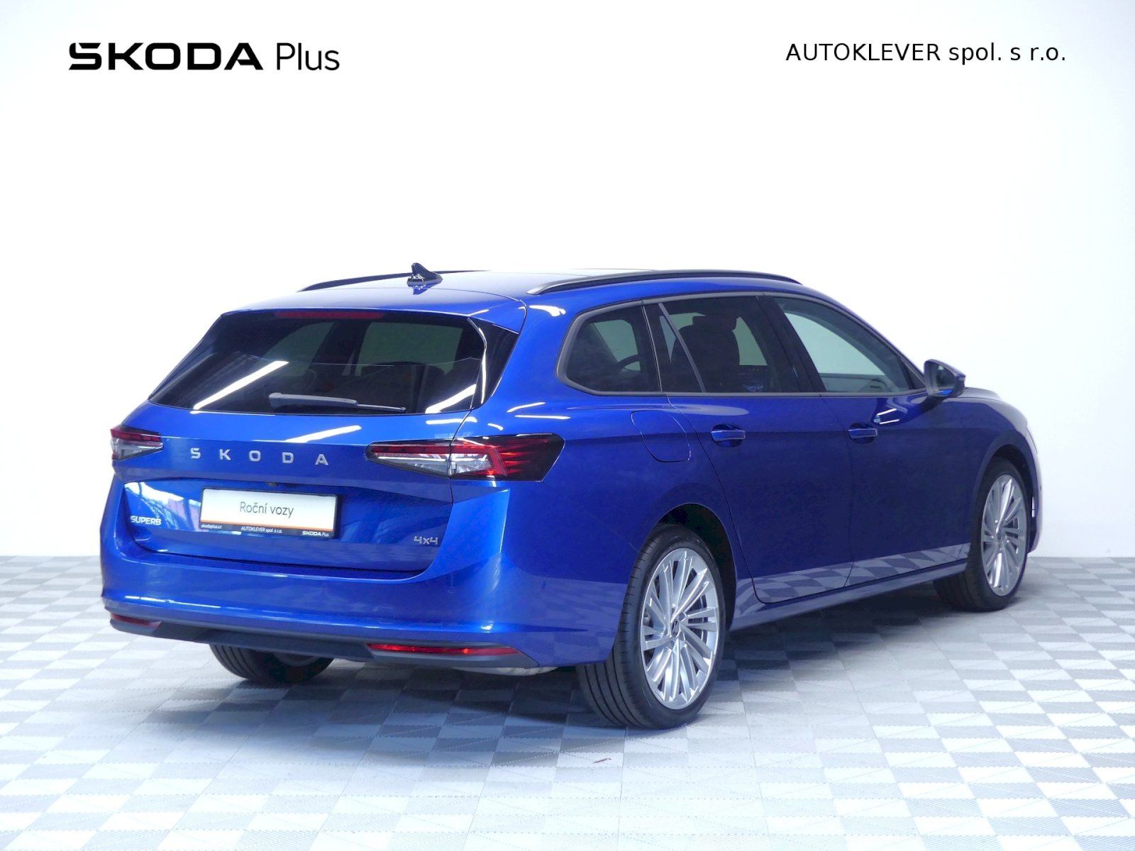 Škoda Superb, Selection 4x4 DSG 2.0TSI 195kW - fotka 2