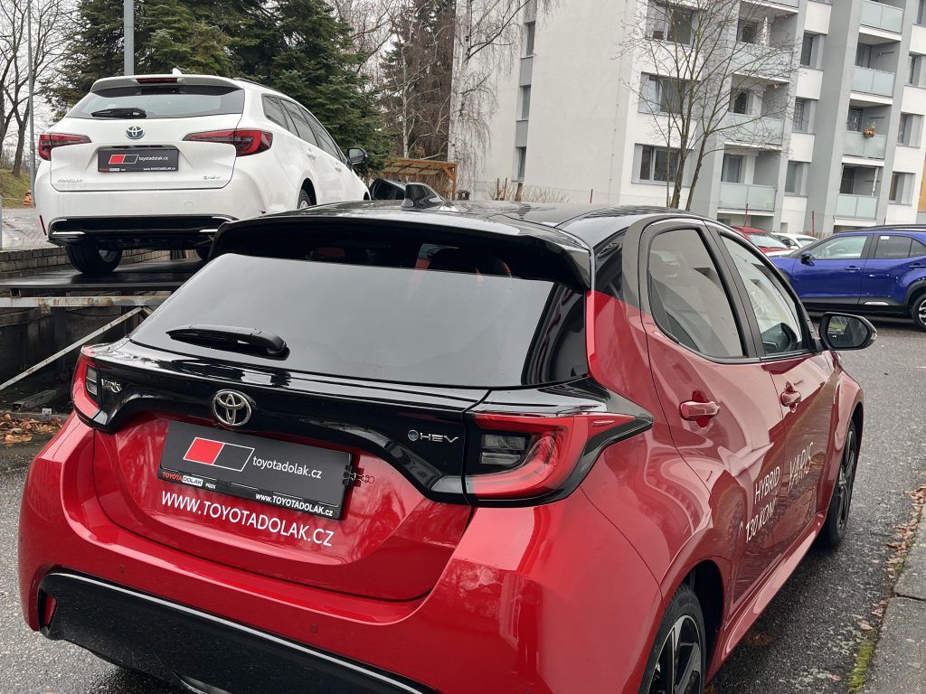 Toyota Yaris, 1.5 HEV 130, Executive - fotka 6