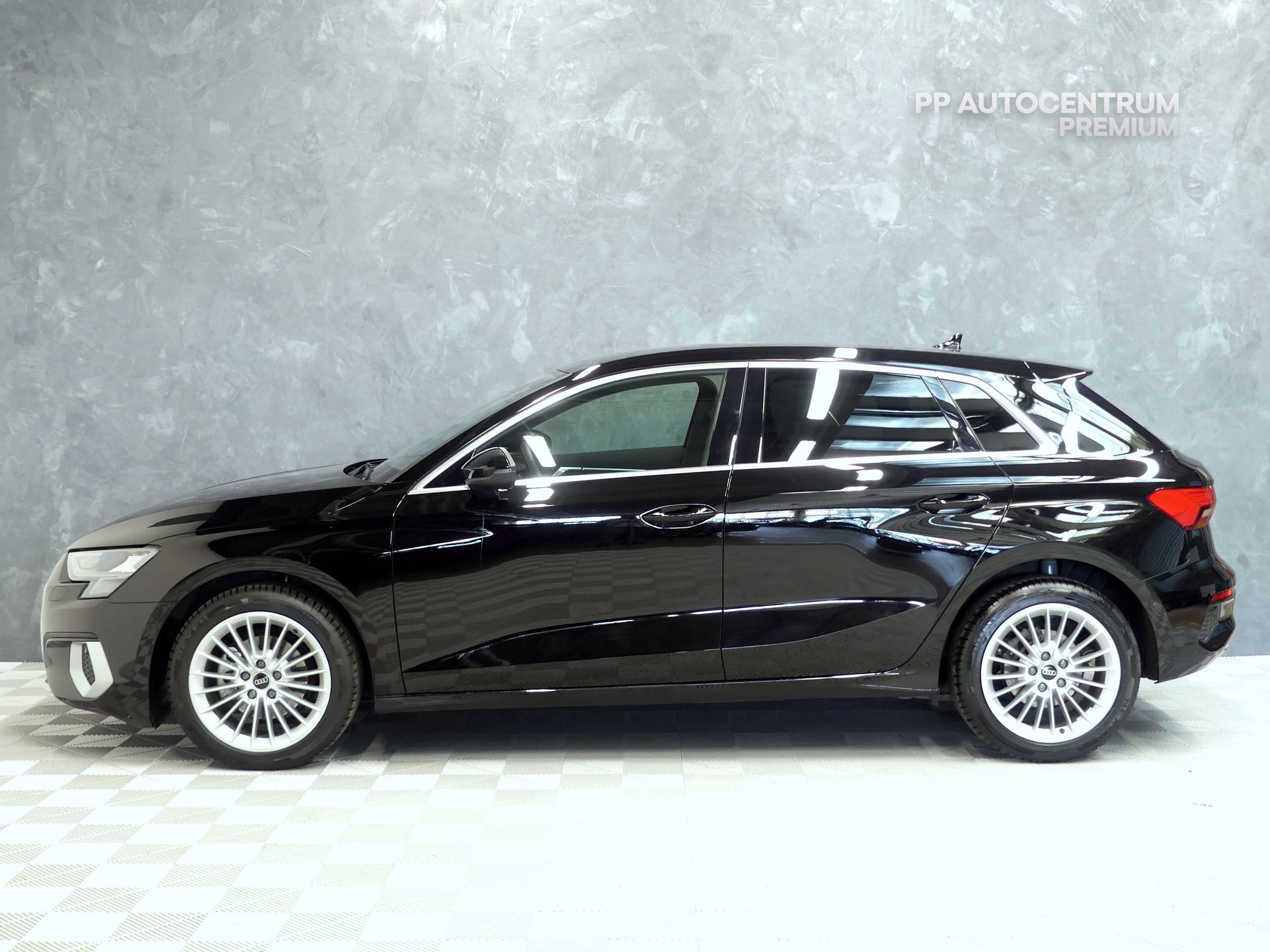Audi A3, Sportback 30TFSI 81kW S-tronic - fotka 4
