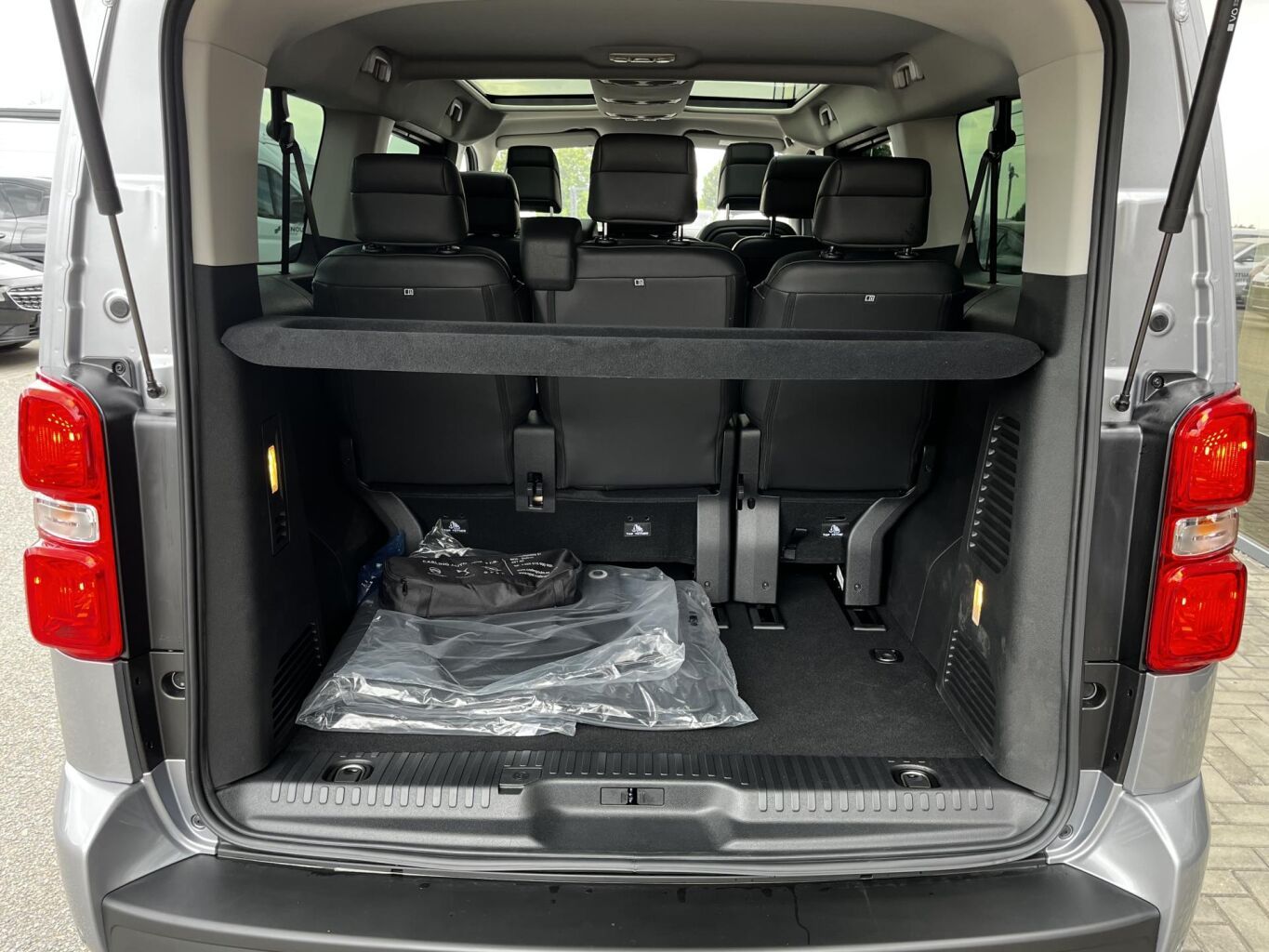 Citroën SpaceTourer, SHINE L3 2.2 BlueHDi 180 S&S E - fotka 5