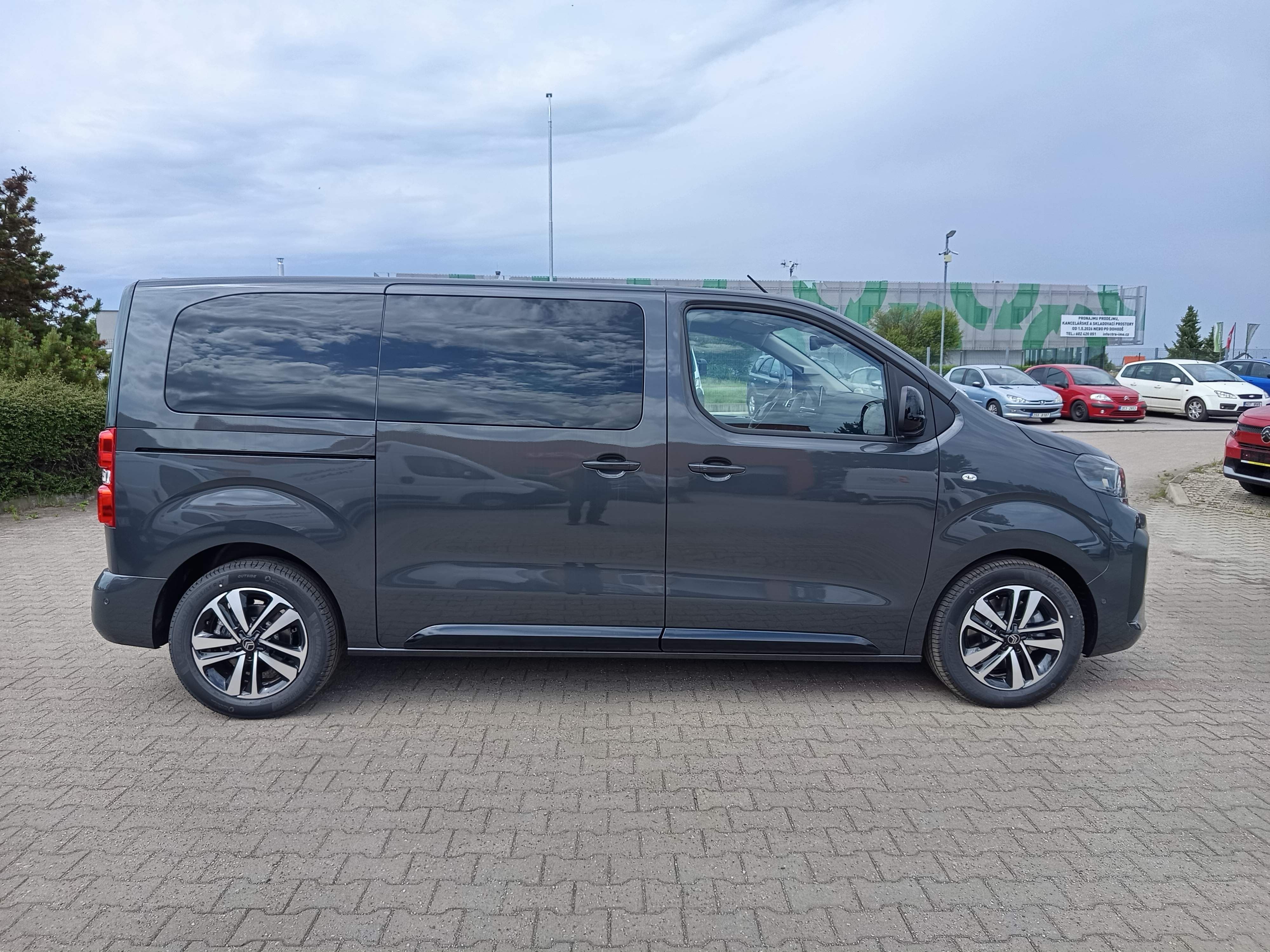 Citroën SpaceTourer, Shine M 2.2Hdi EAT8 180k - fotka 5