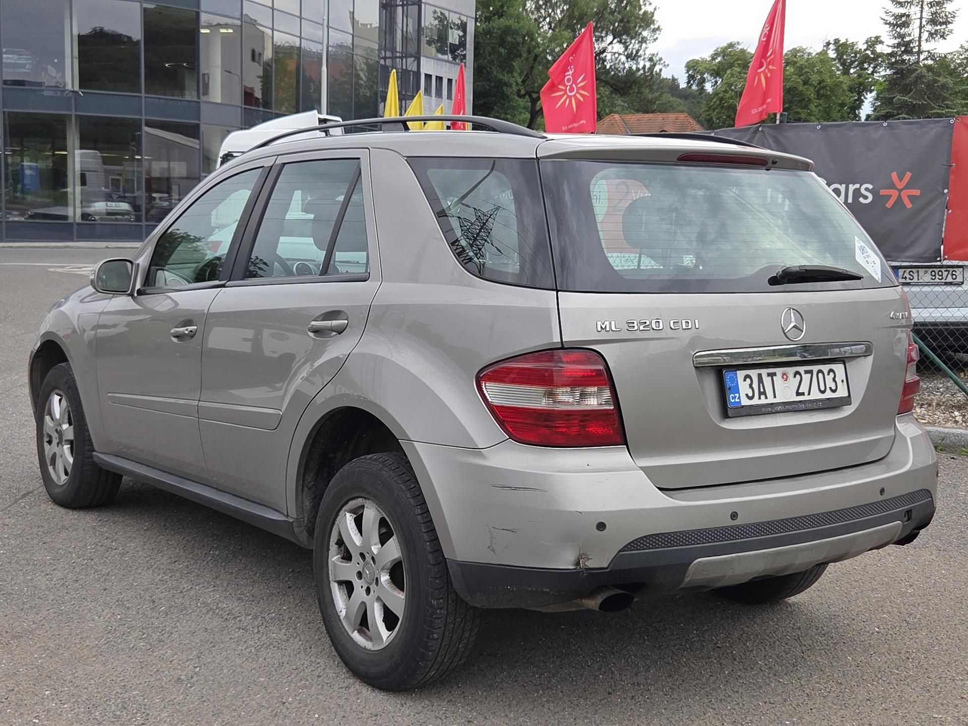 Mercedes-Benz Třídy M, ML320CDi - fotka 5