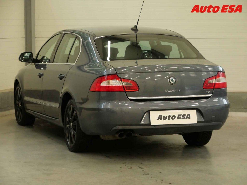 Škoda Superb, 2.0 TDi,xenon,autoAC - fotka 6