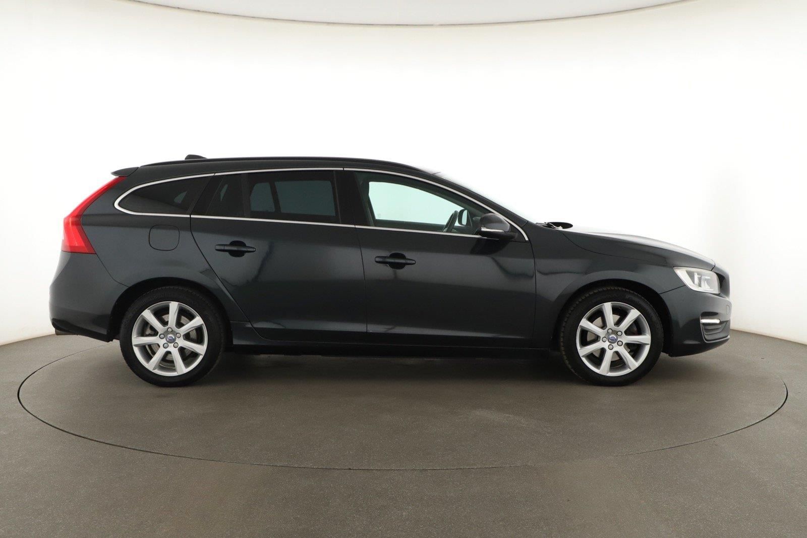 Volvo V60, T4 2.0, Serv.kniha, Kůže, Navi - fotka 6