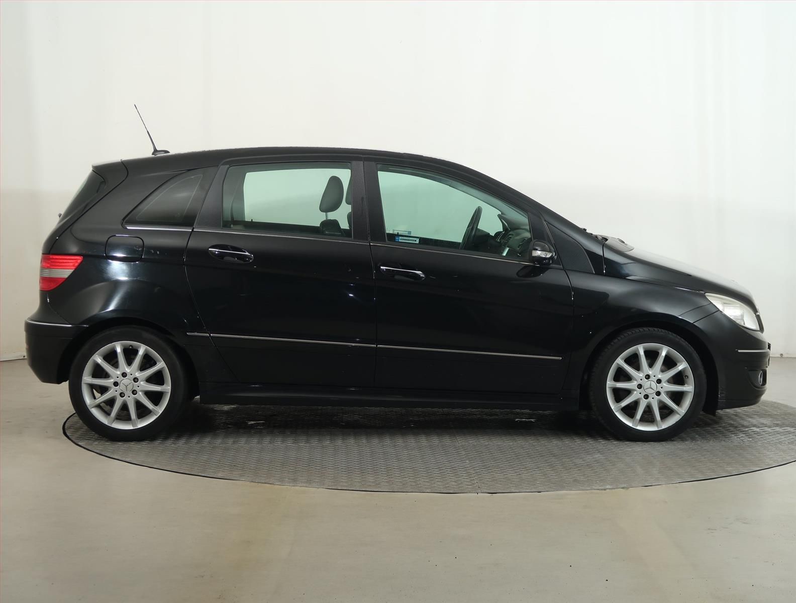 Mercedes-Benz Třídy B, 180 CDI - fotka 6