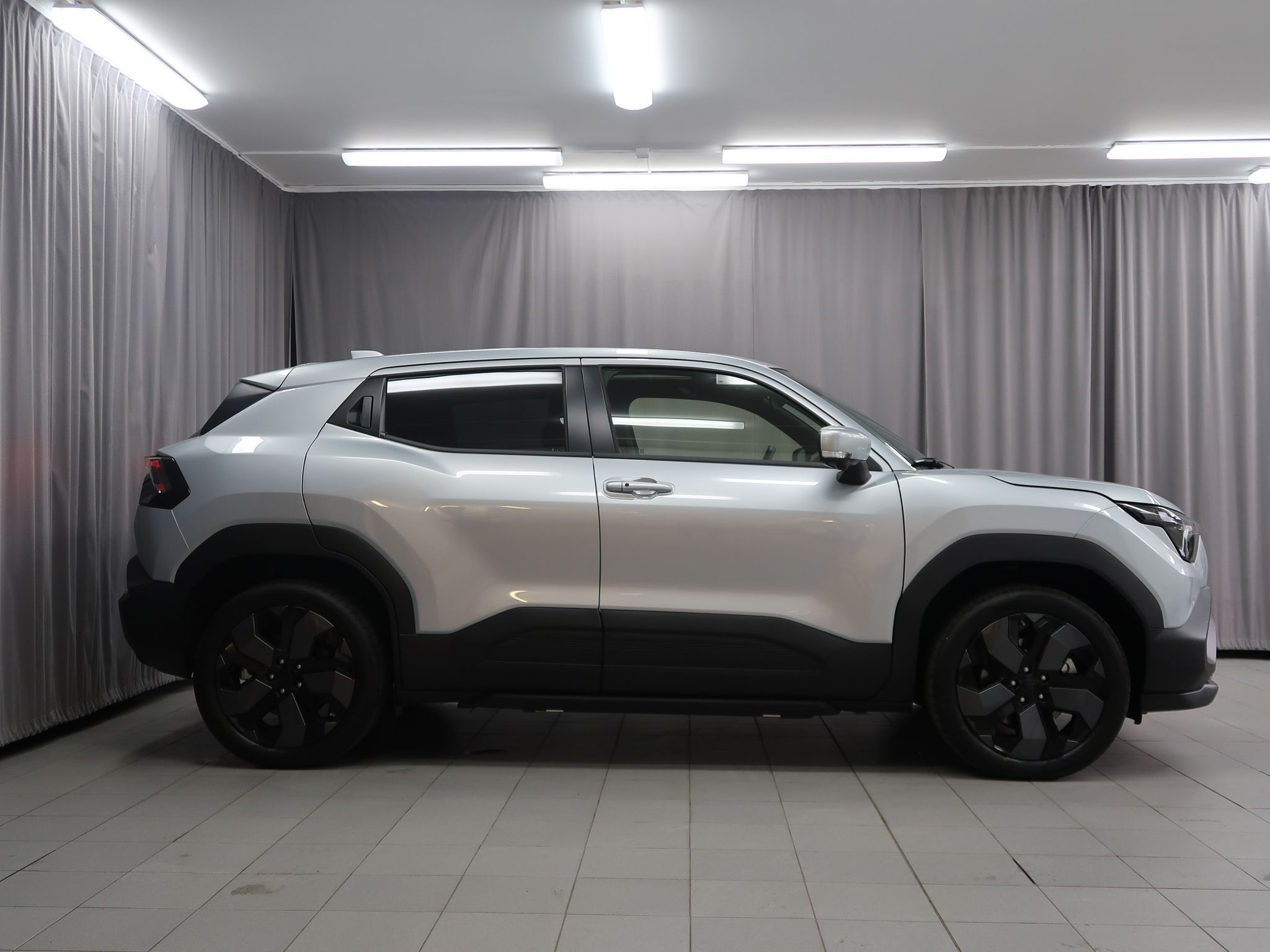Suzuki Vitara, Elegance 4x4 - vůz na cestě - fotka 4