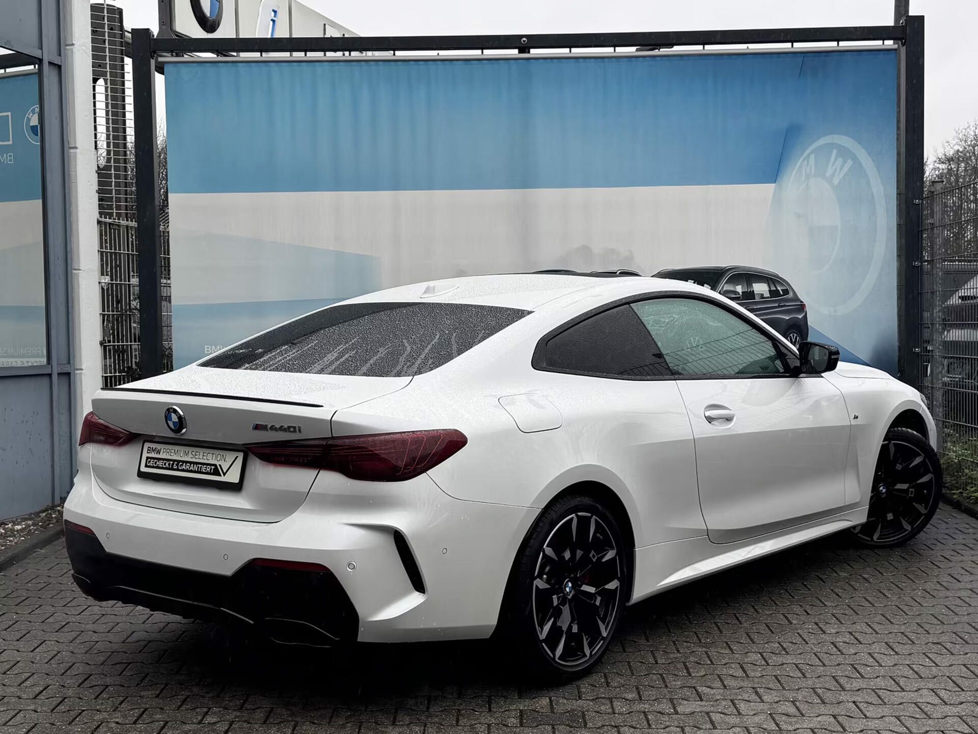 BMW Řada 4, M440i xD M-Sport Pro Šíbr 360 - fotka 4