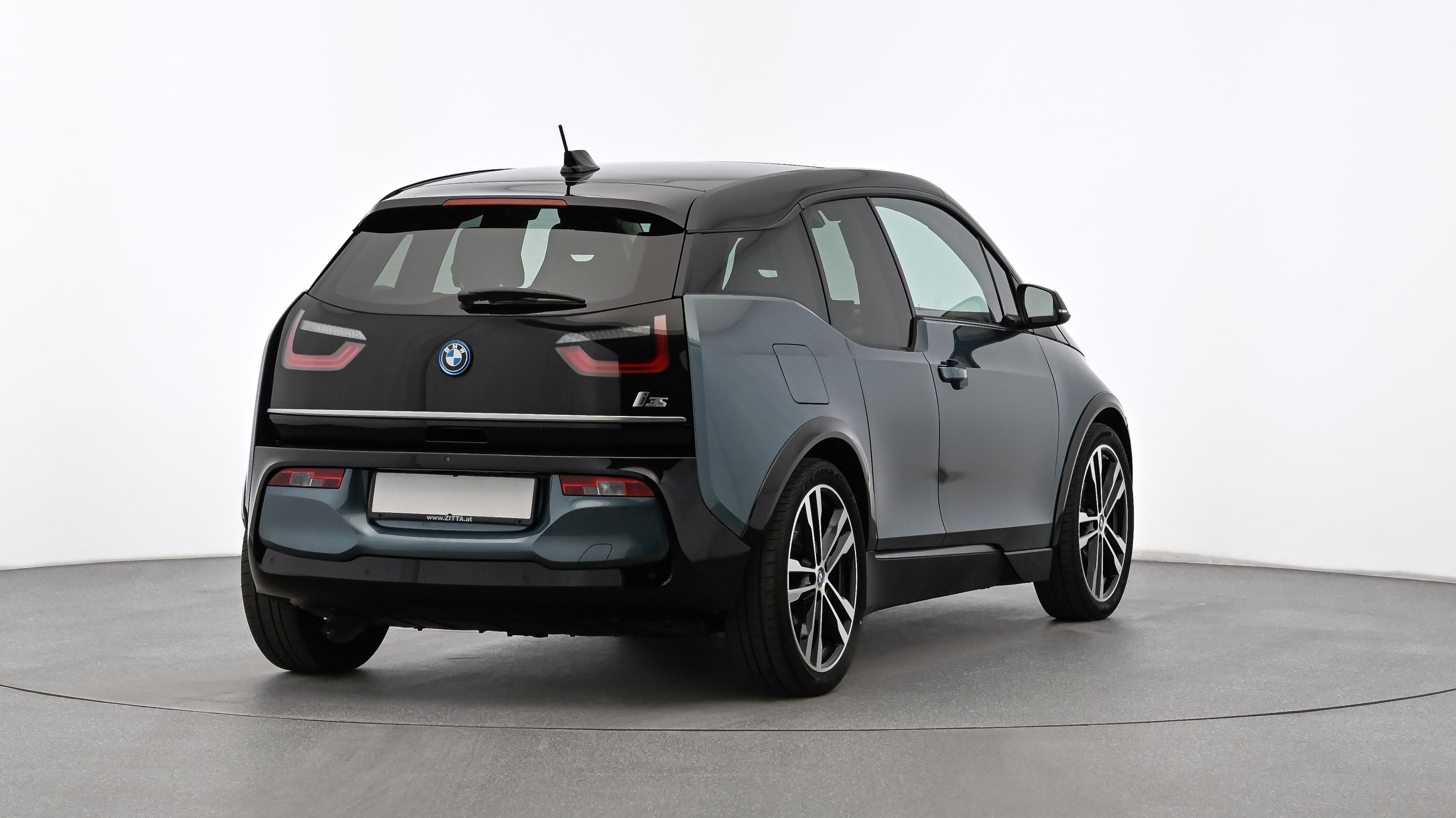 BMW i3, i3s 120Ah SUITE H/K KAMERA - fotka 6