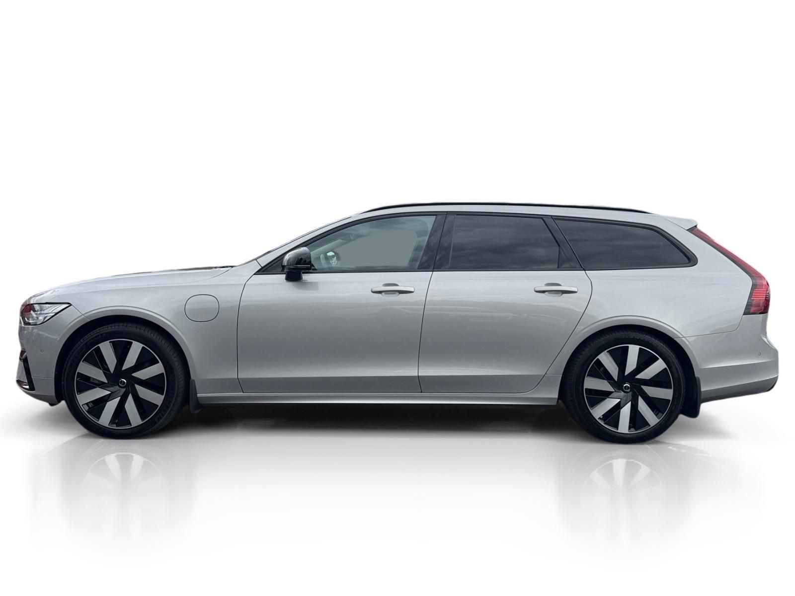 Volvo V90, T6 AWD 257kW | PLUS DARK 1.MAJ - fotka 2