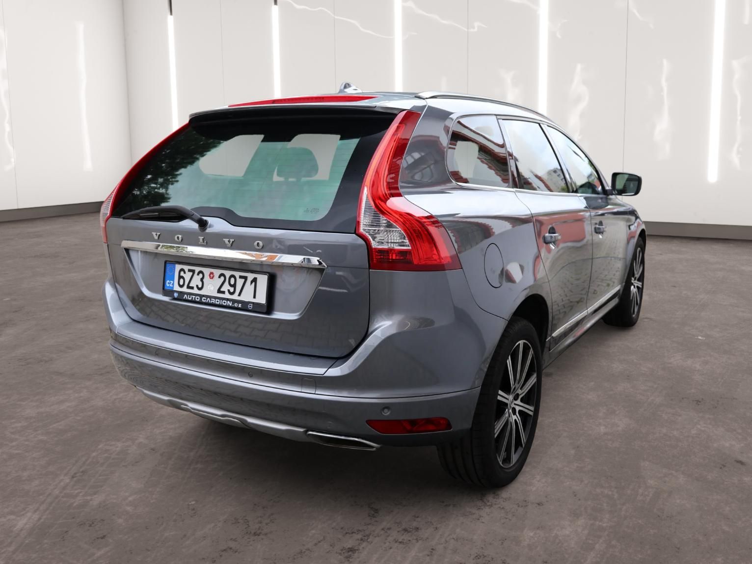 Volvo XC60, 4WD - fotka 4