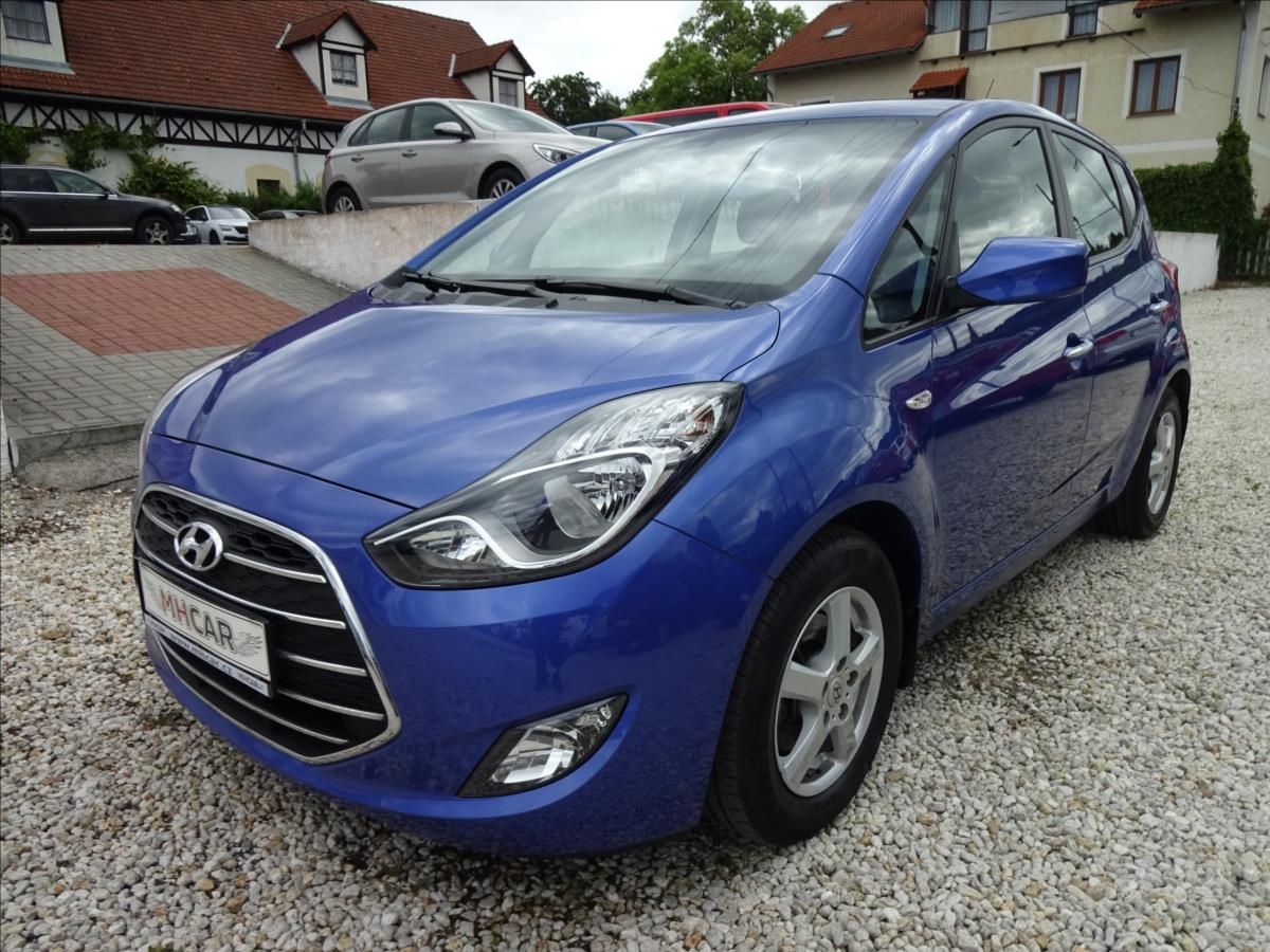 Hyundai ix20, 1,6 i 91kW 56 000km - fotka 3