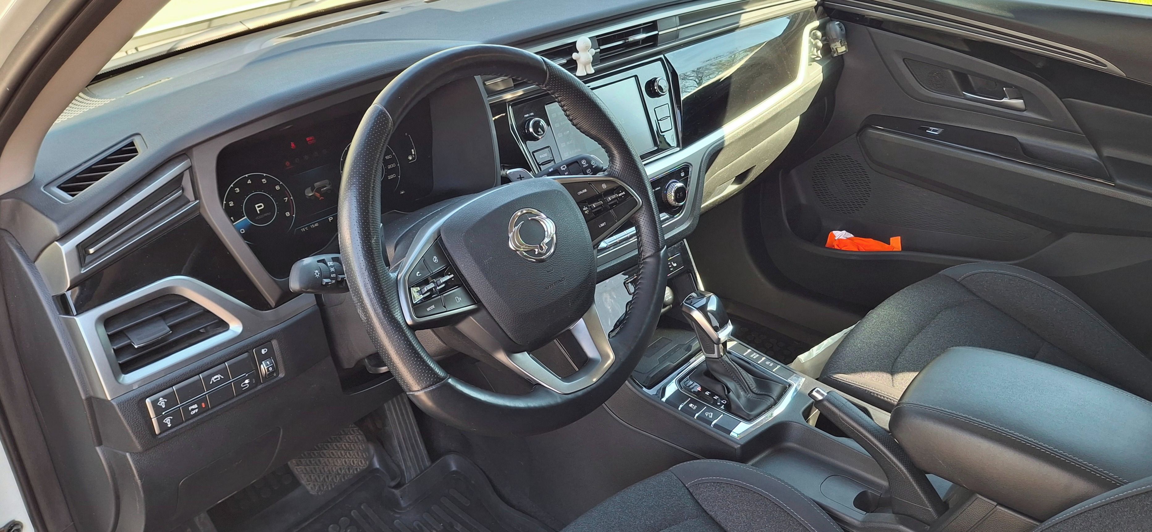 SsangYong Korando, 1.5,tažné,automat,sada kol - fotka 6