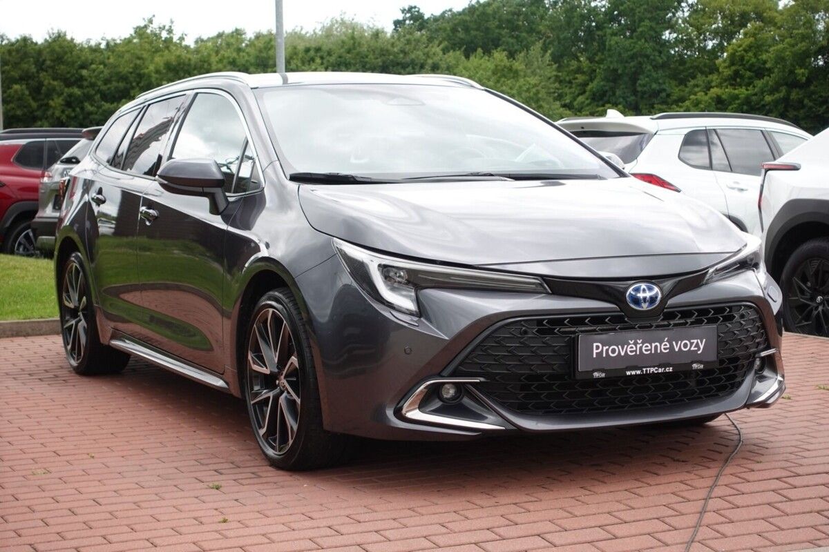 Toyota Corolla, 2,0 HEV Executive TS - fotka 3