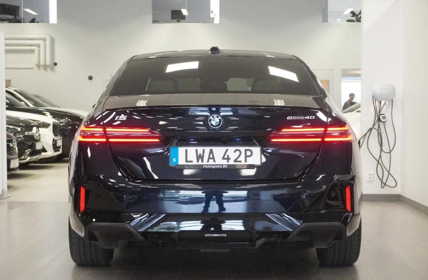 BMW i5, eDrive40 M Sport HuD 360k Taž - fotka 5