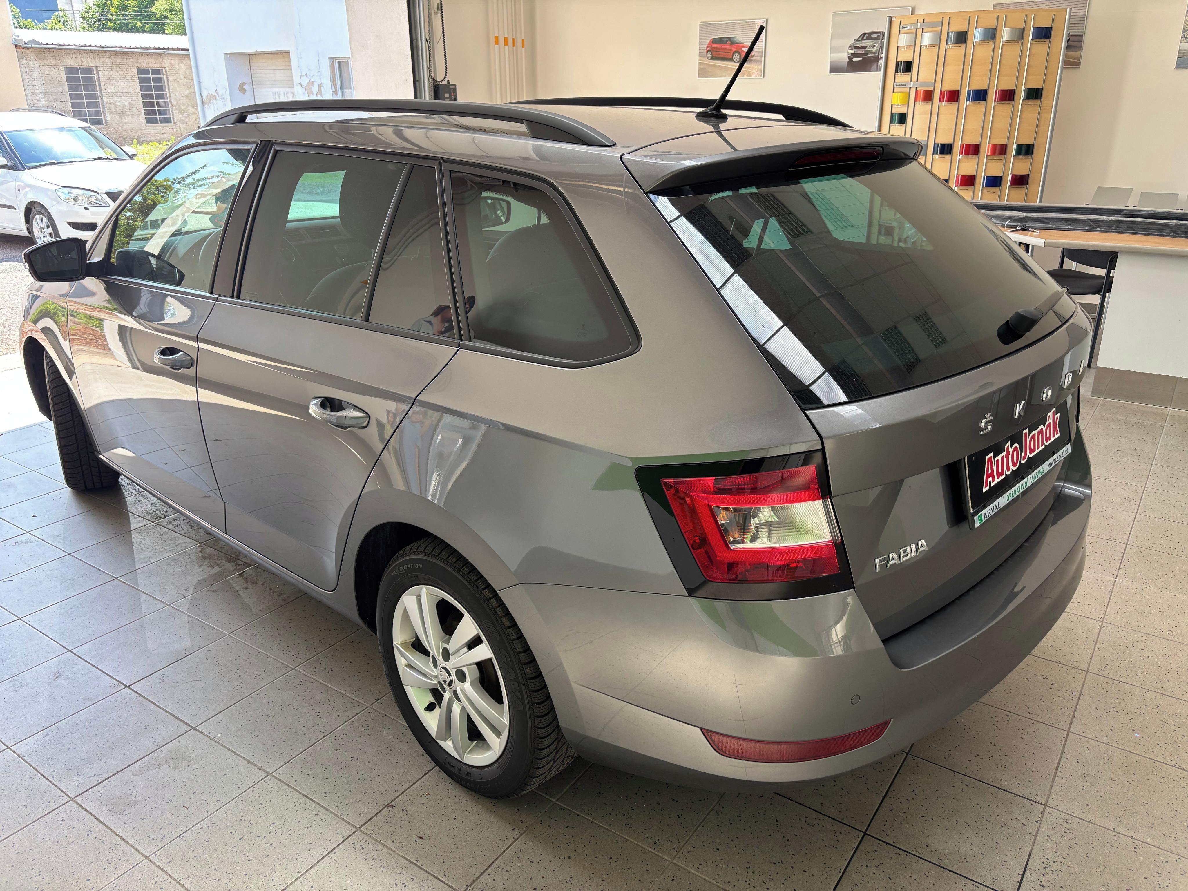 Škoda Fabia - fotka 6