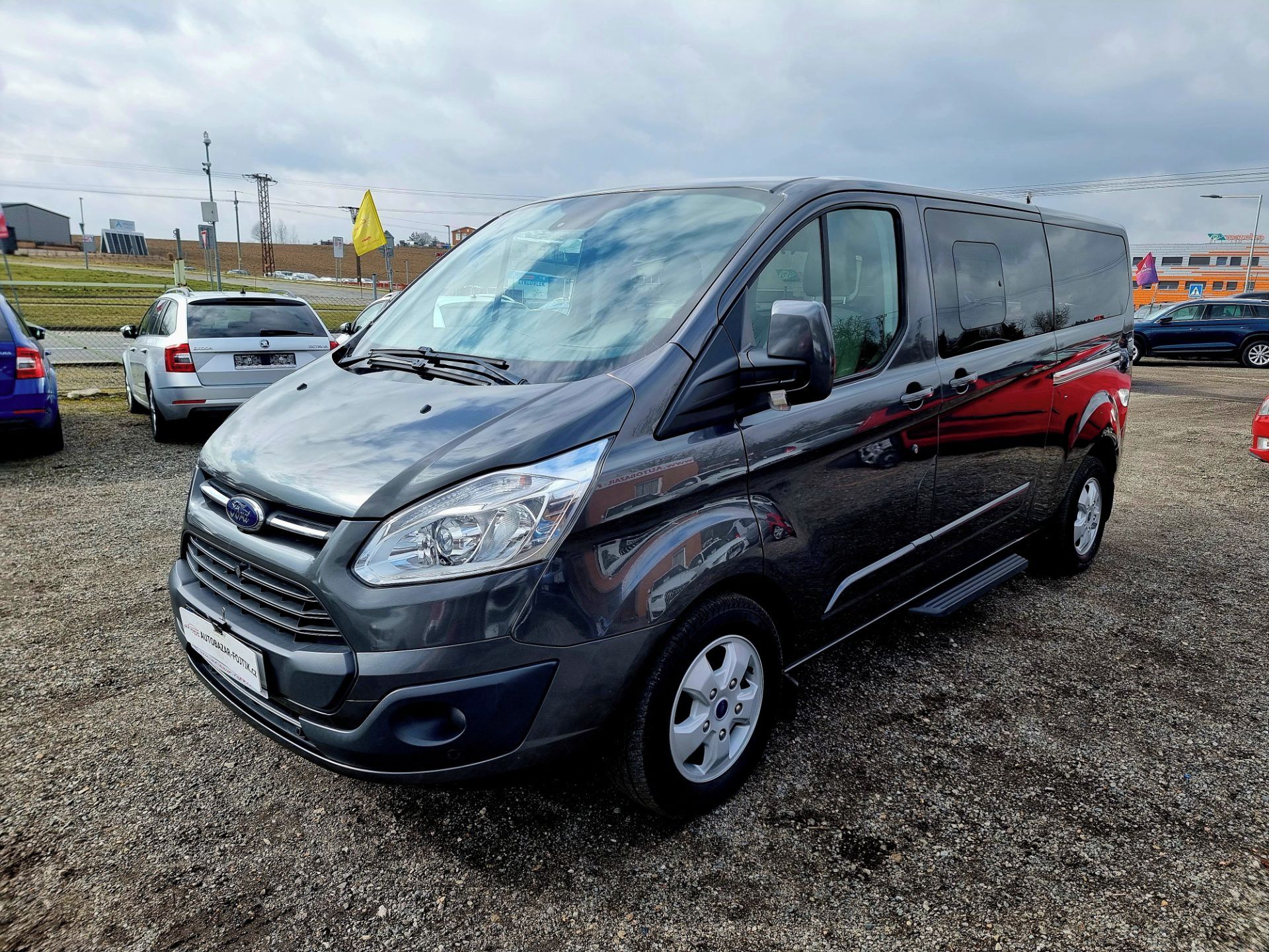 Ford Tourneo Custom, 2,0 TDCi 96kW L2 Titanium,8.mí - fotka 3