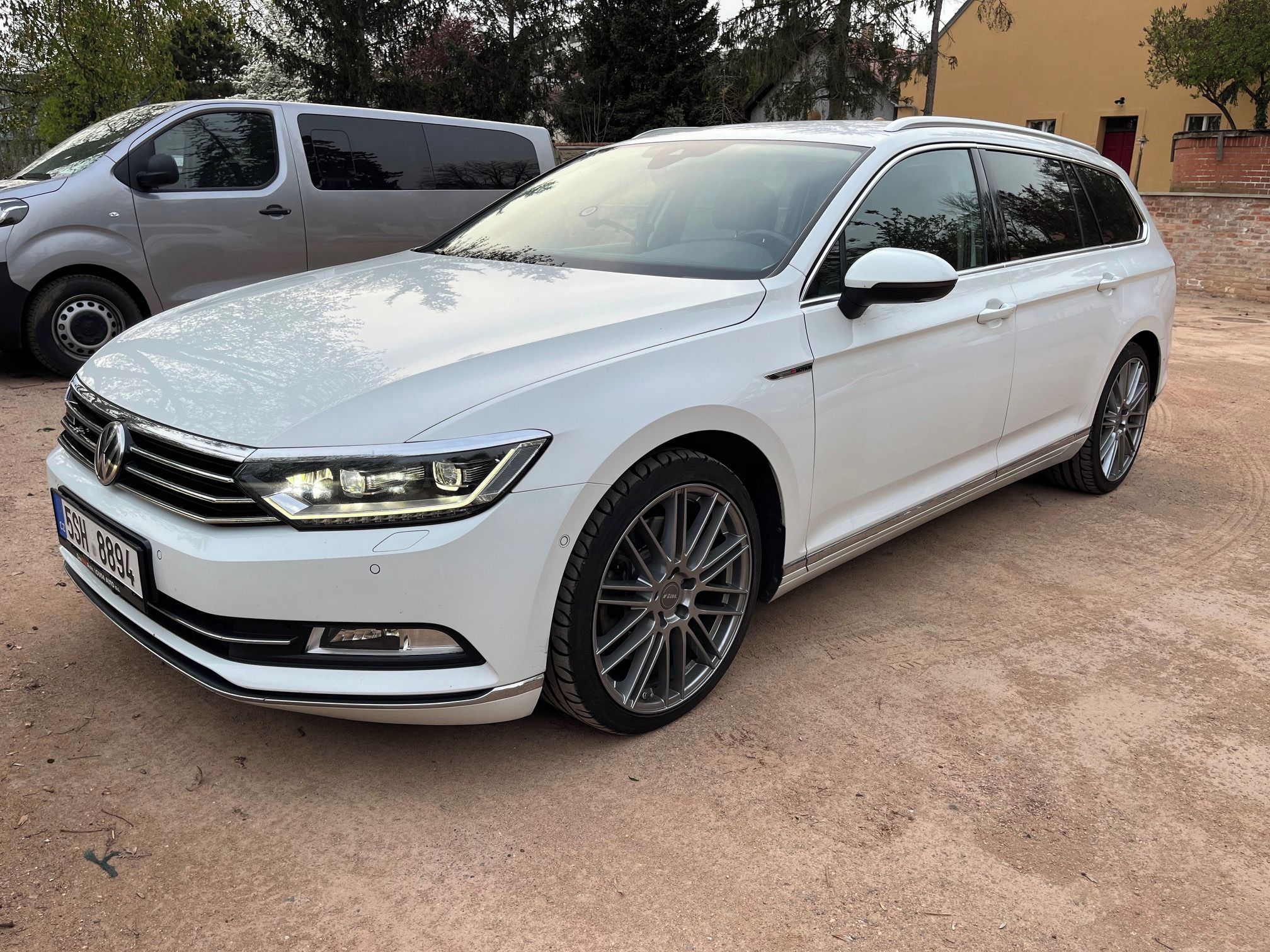 Volkswagen Passat, Variant 2.0 Bi Tdi highline