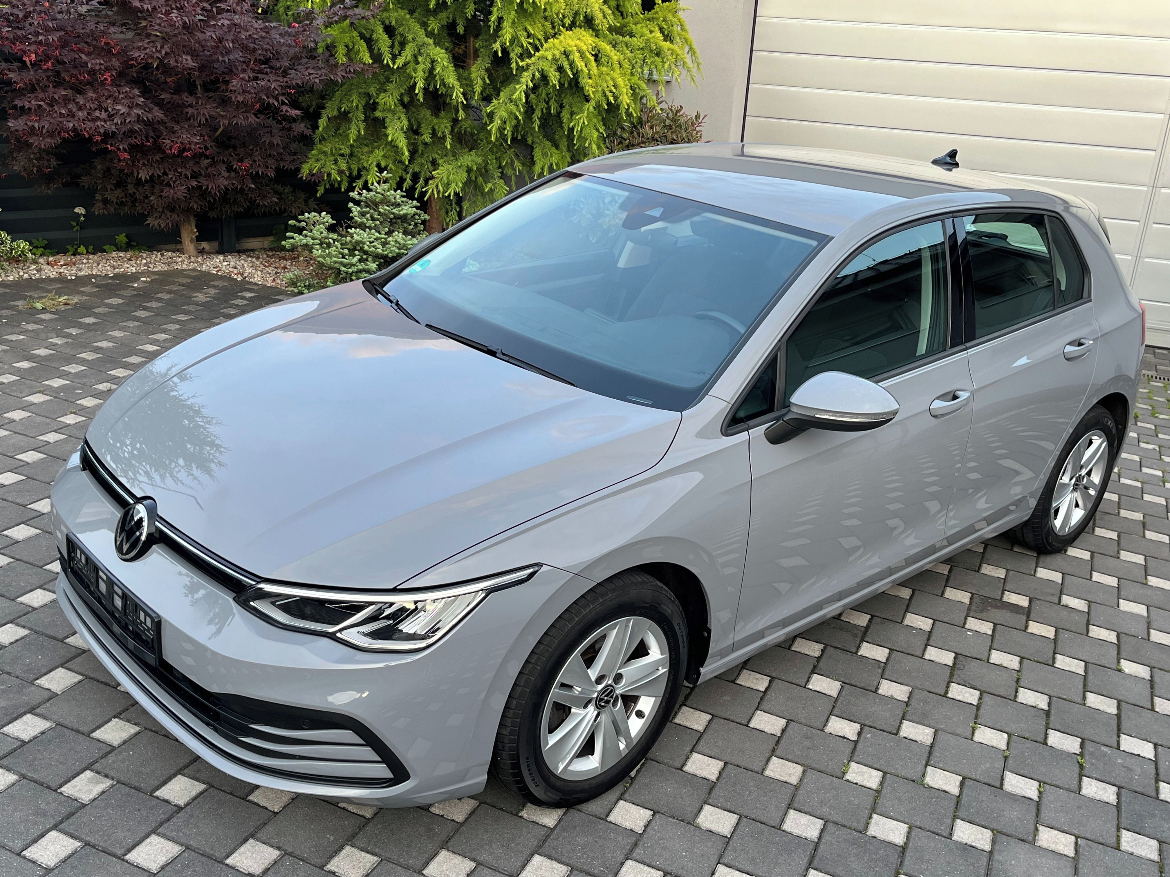Volkswagen Golf, Life 1.0 TSI 81kw-kamera-navi - fotka 2