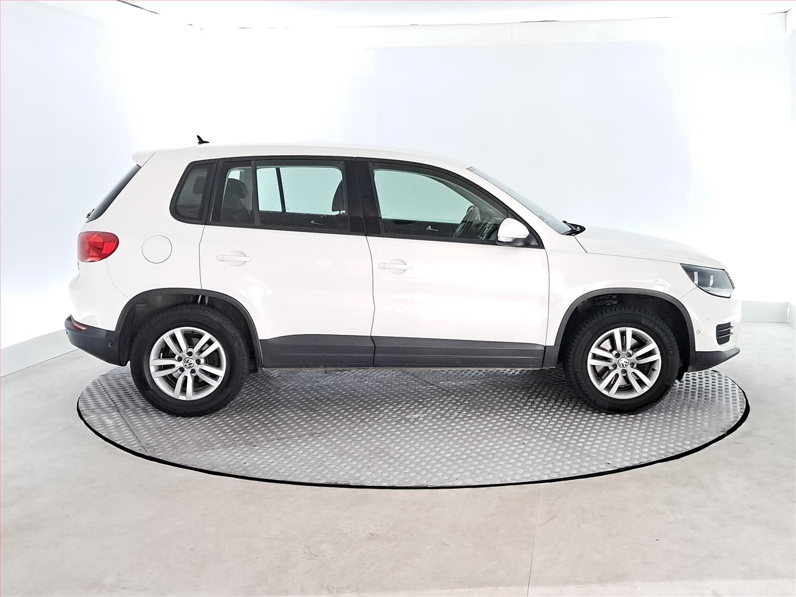 Volkswagen Tiguan, 2.0 TDI, Automatická klima - fotka 6