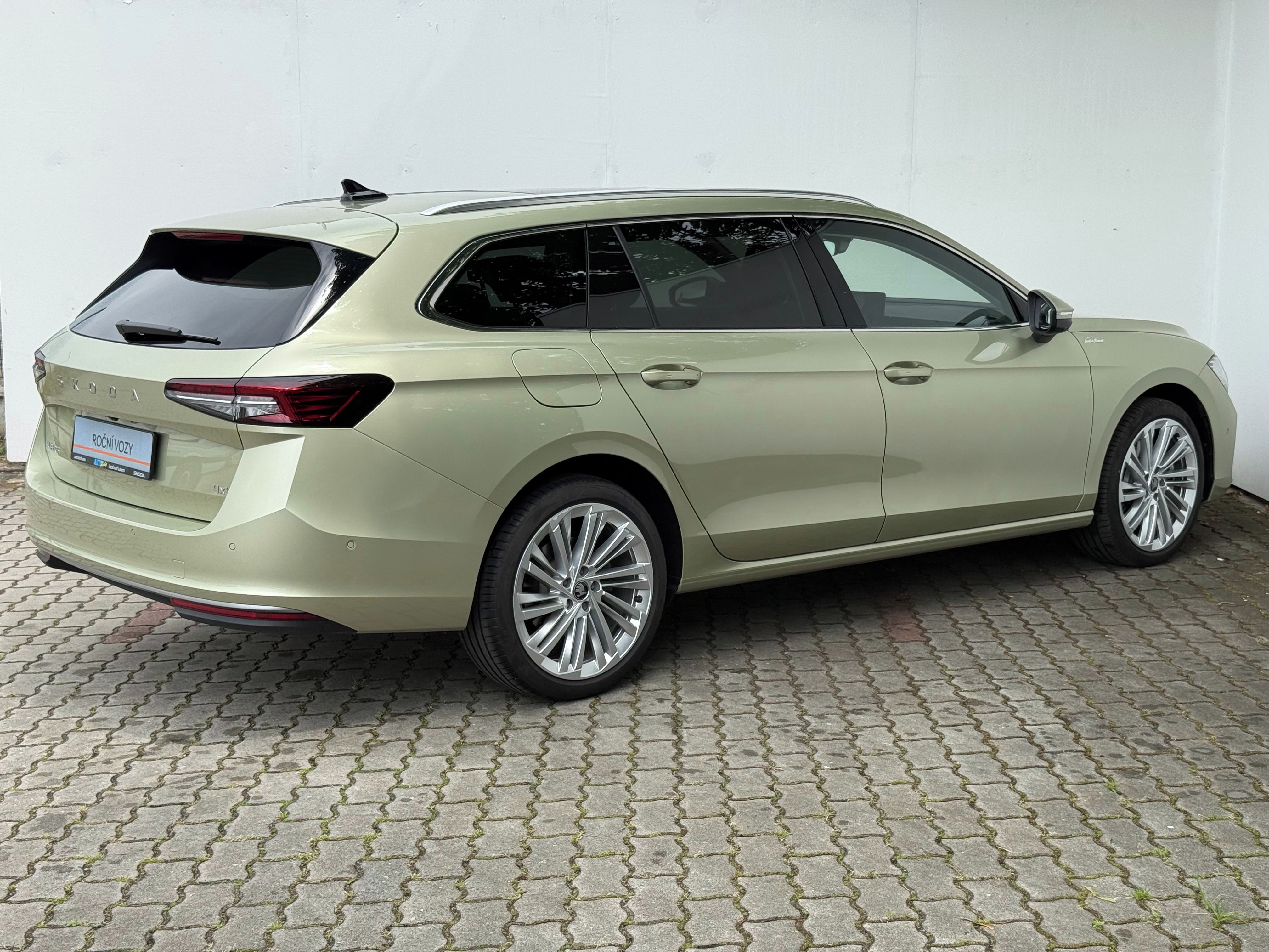 Škoda Superb, 2,0 TDI / 142 kW 4x4 L&K - fotka 5