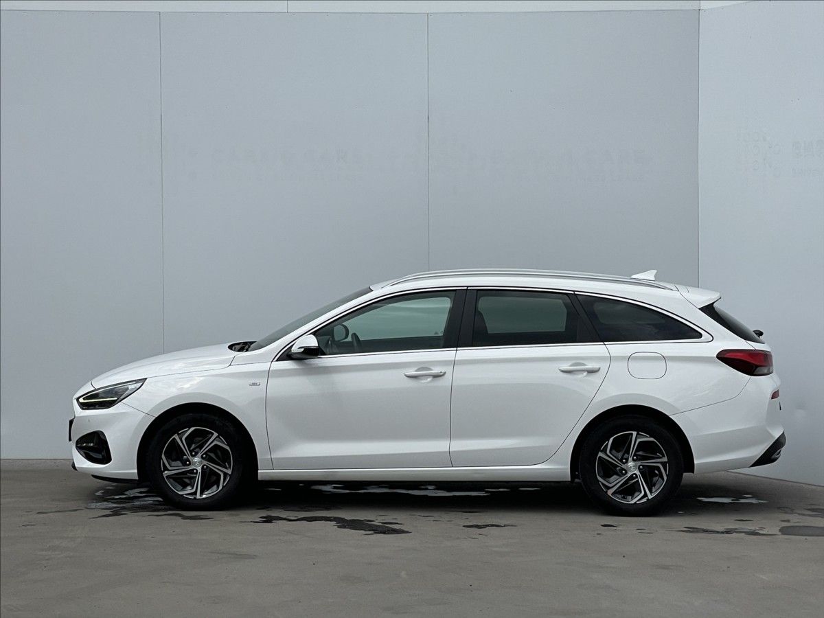 Hyundai i30, 1,5 T-GDI Combi Smart - fotka 2