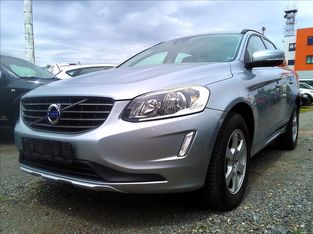 Volvo XC60, 2,0 D D4 MOMENTUM