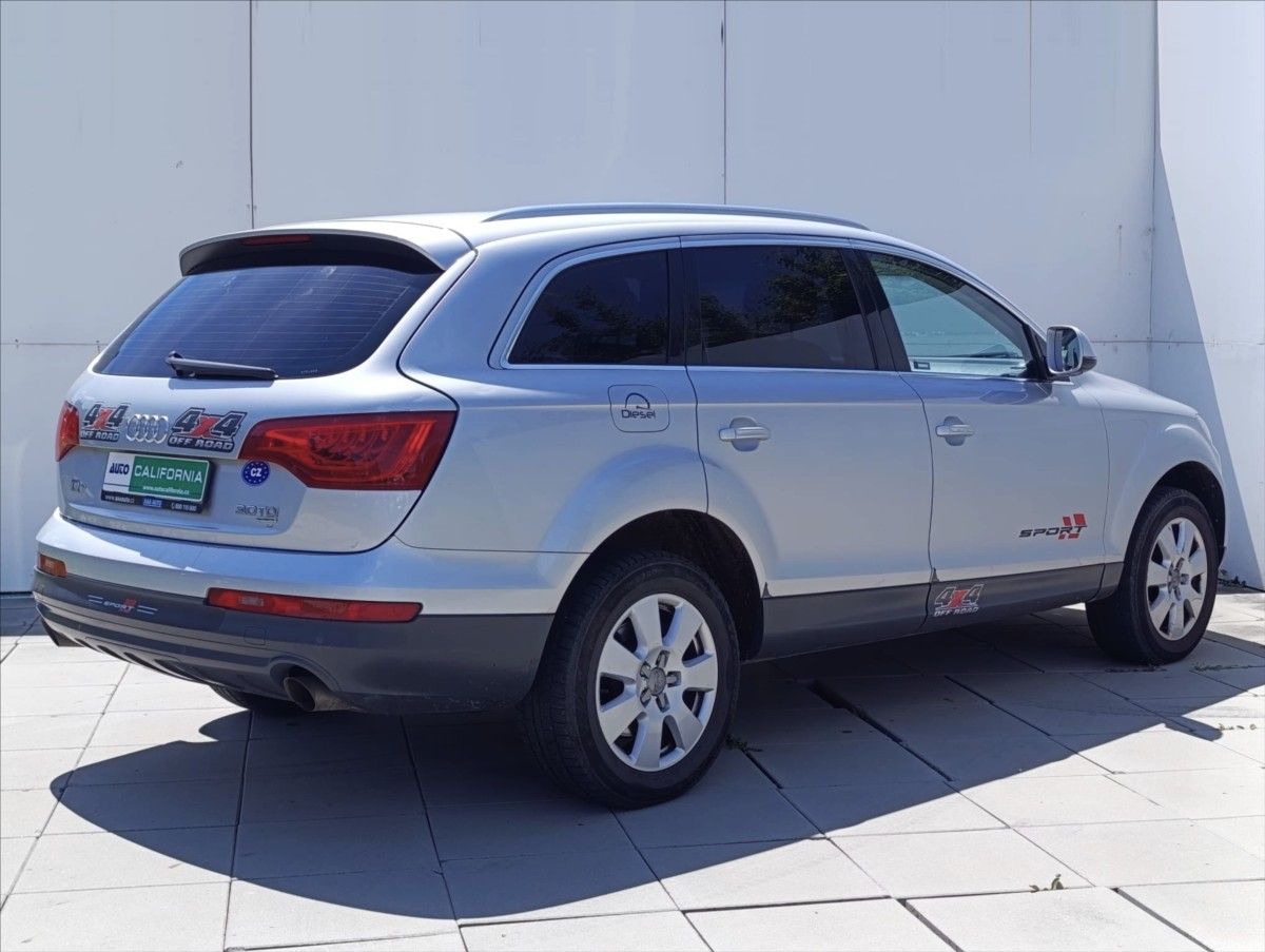 Audi Q7, 3,0 TDi Quattro Autom.7Míst ČR - fotka 6