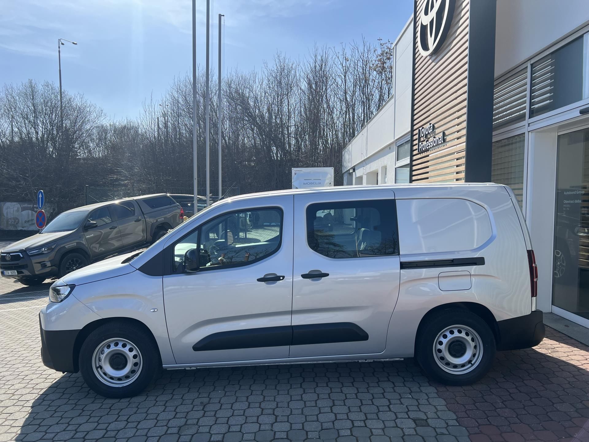 Toyota Proace City, Full Electric 50kWh Crewcab 5S - fotka 3