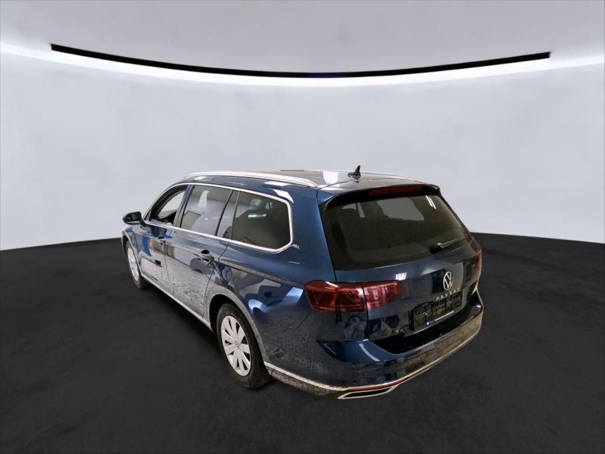Volkswagen Passat, 2,0 TAŽNÉ,IQ LIGHT,VIRTUAL - fotka 3