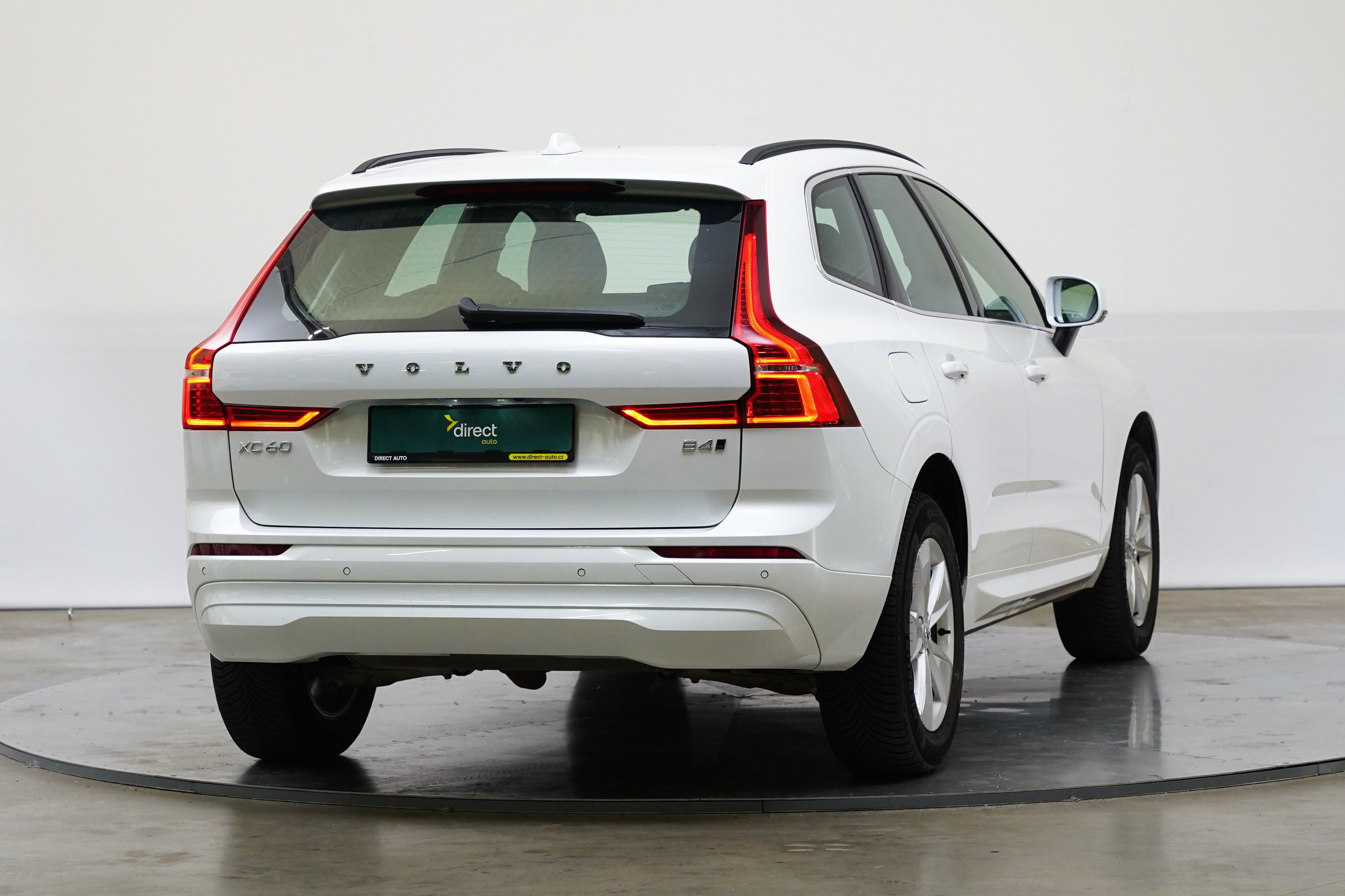 Volvo XC60, 2.0 D4 145 kW - fotka 3