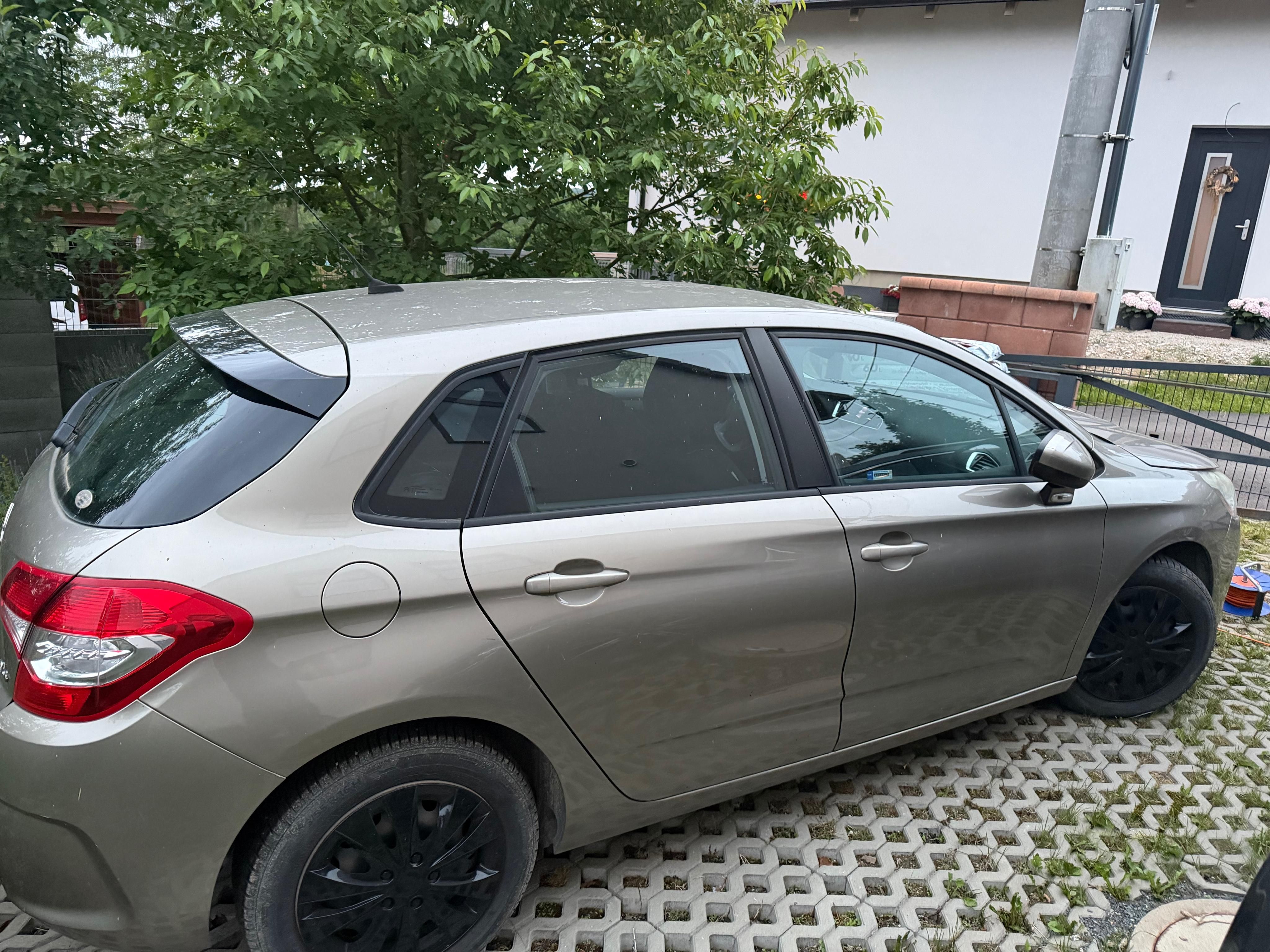 Citroën C4 - fotka 6