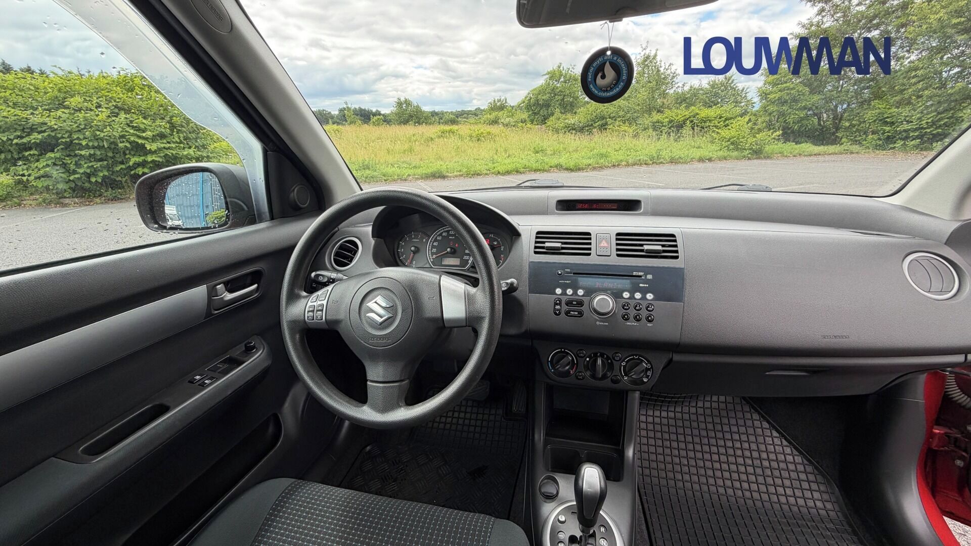 Suzuki Swift, 1.3 67KW - fotka 5