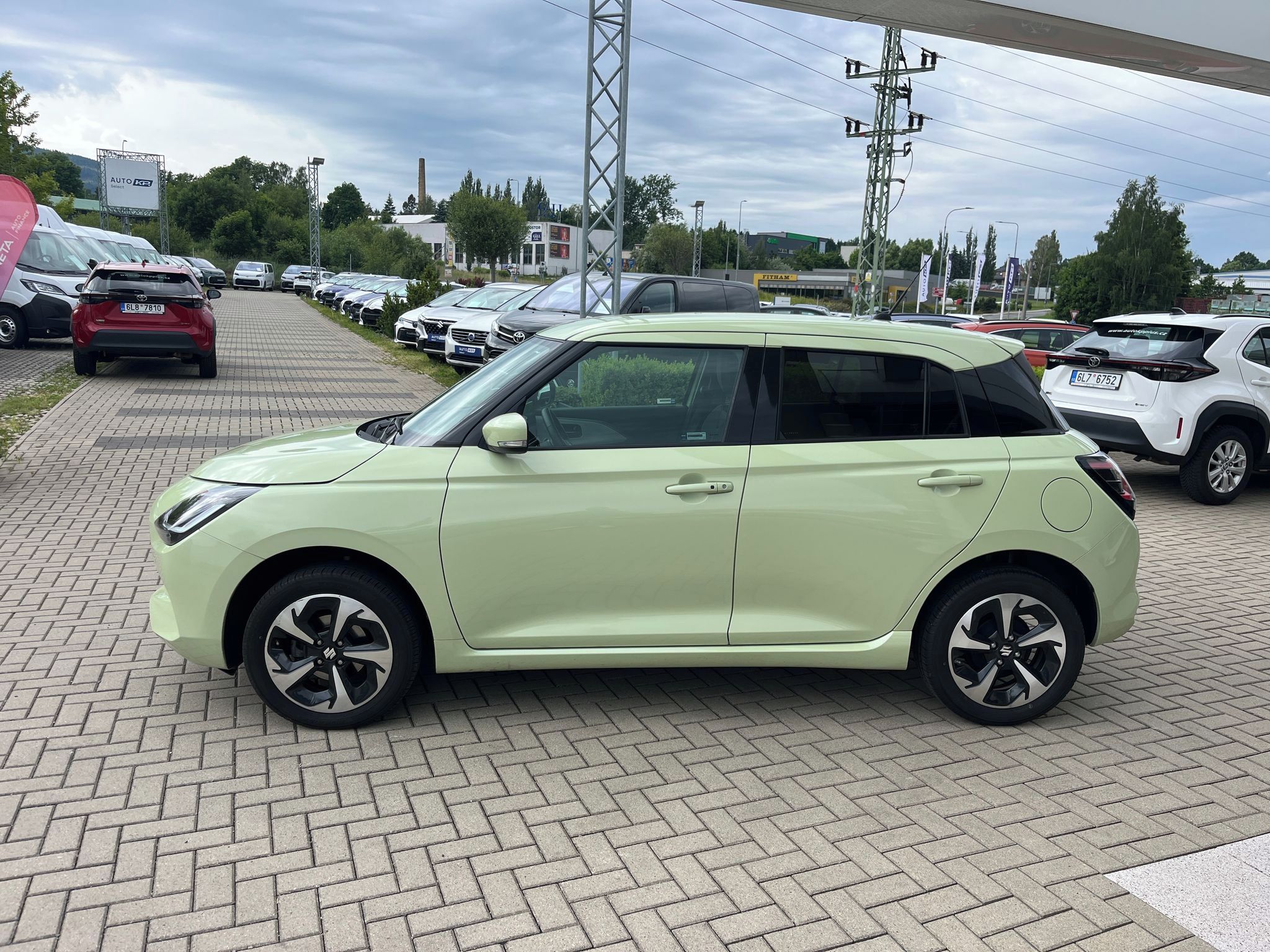 Suzuki Swift, 1.2 DualJet 4x4 Elegance HEV - fotka 3