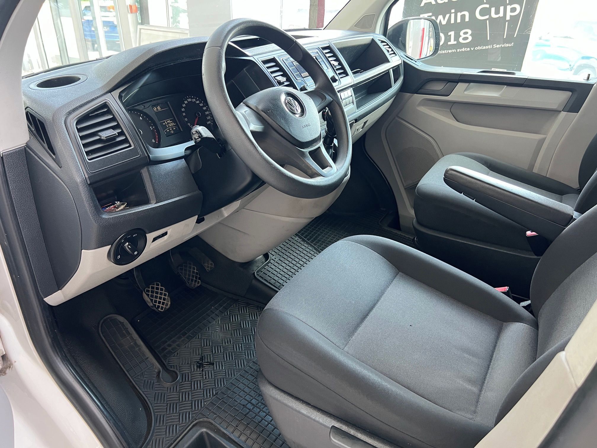 Volkswagen Transporter, 2,0TDI 110kW 9míst - fotka 5