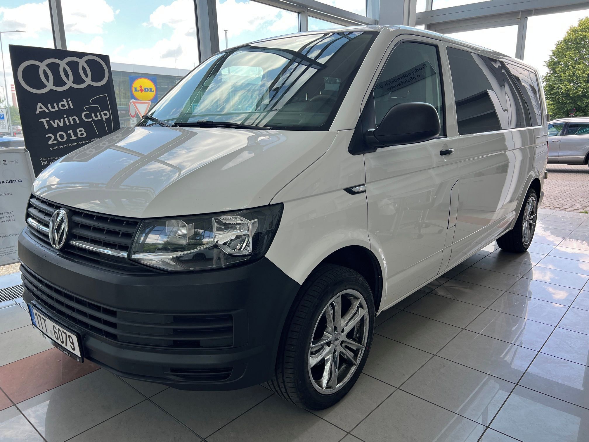 Volkswagen Transporter, 2,0TDI 110kW 9míst
