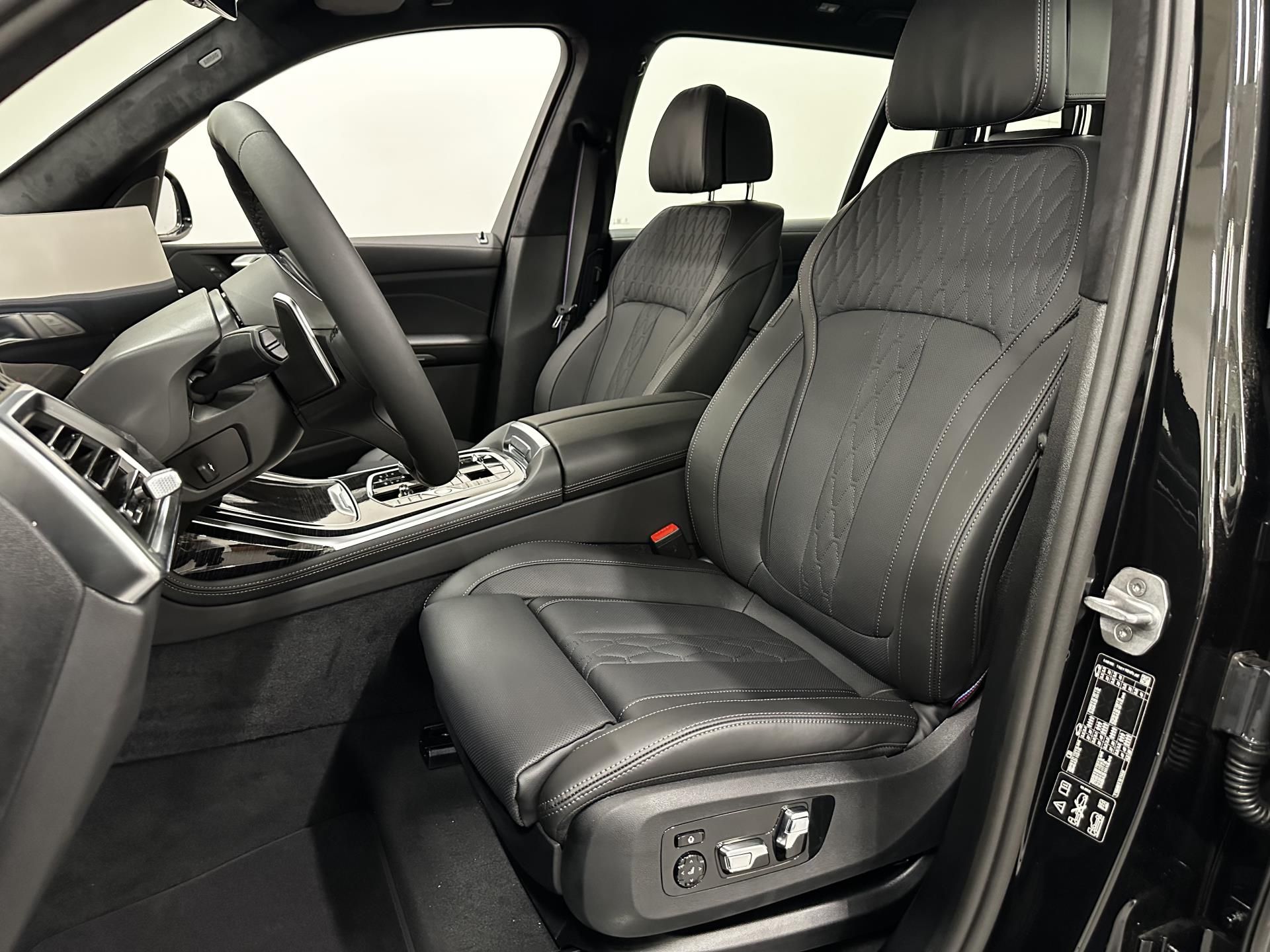 BMW X7, X7 xDrive40d - fotka 6