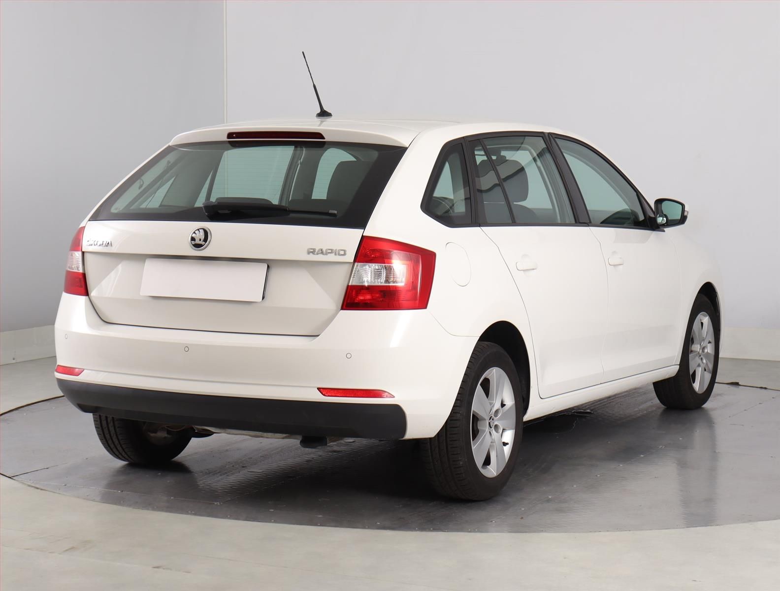 Škoda Rapid, 1.2 TSI, Spaceback, Automat - fotka 5