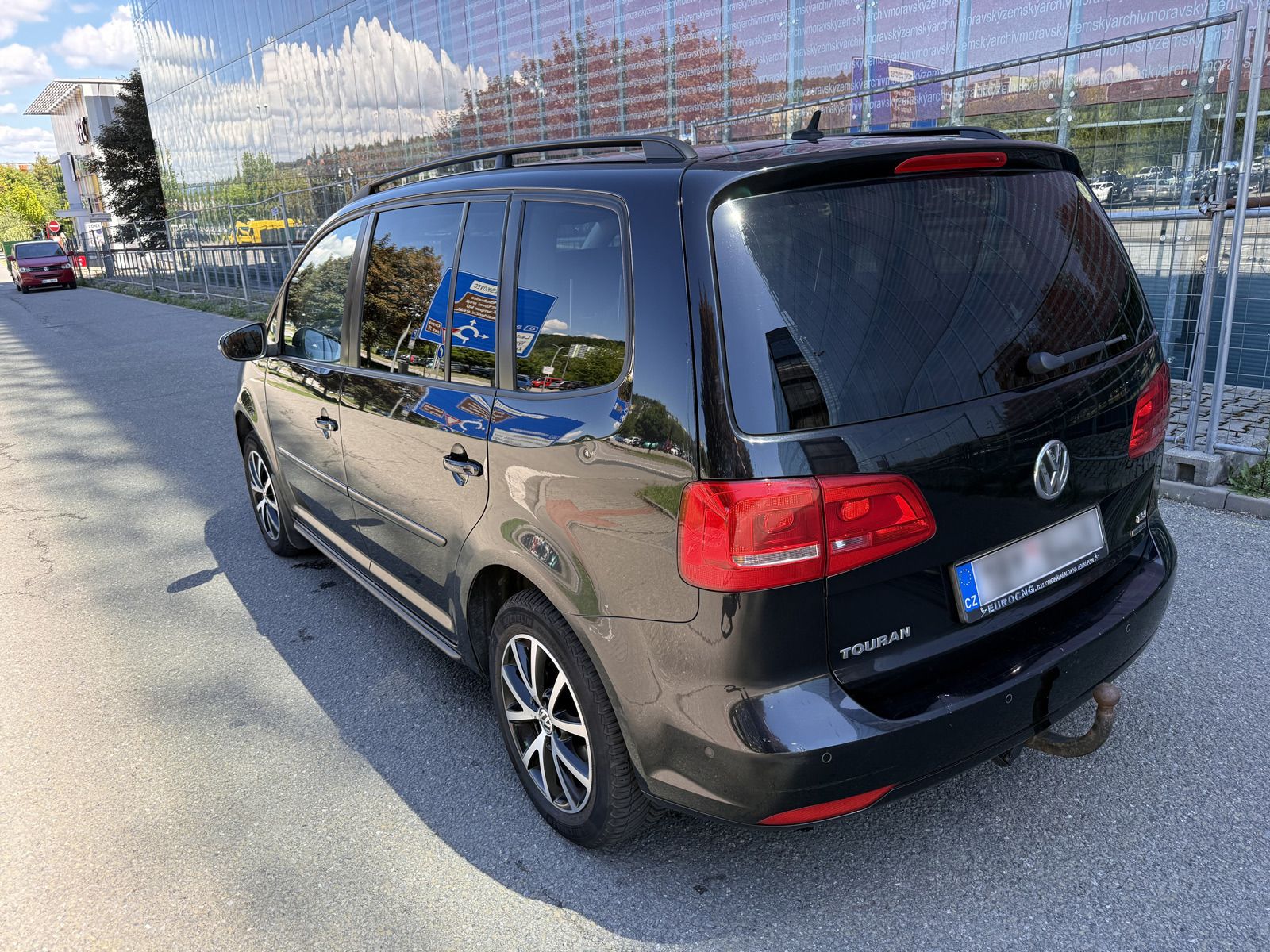 Volkswagen Touran, 1.4 TSI, DSG, Panorama, Xenony - fotka 2