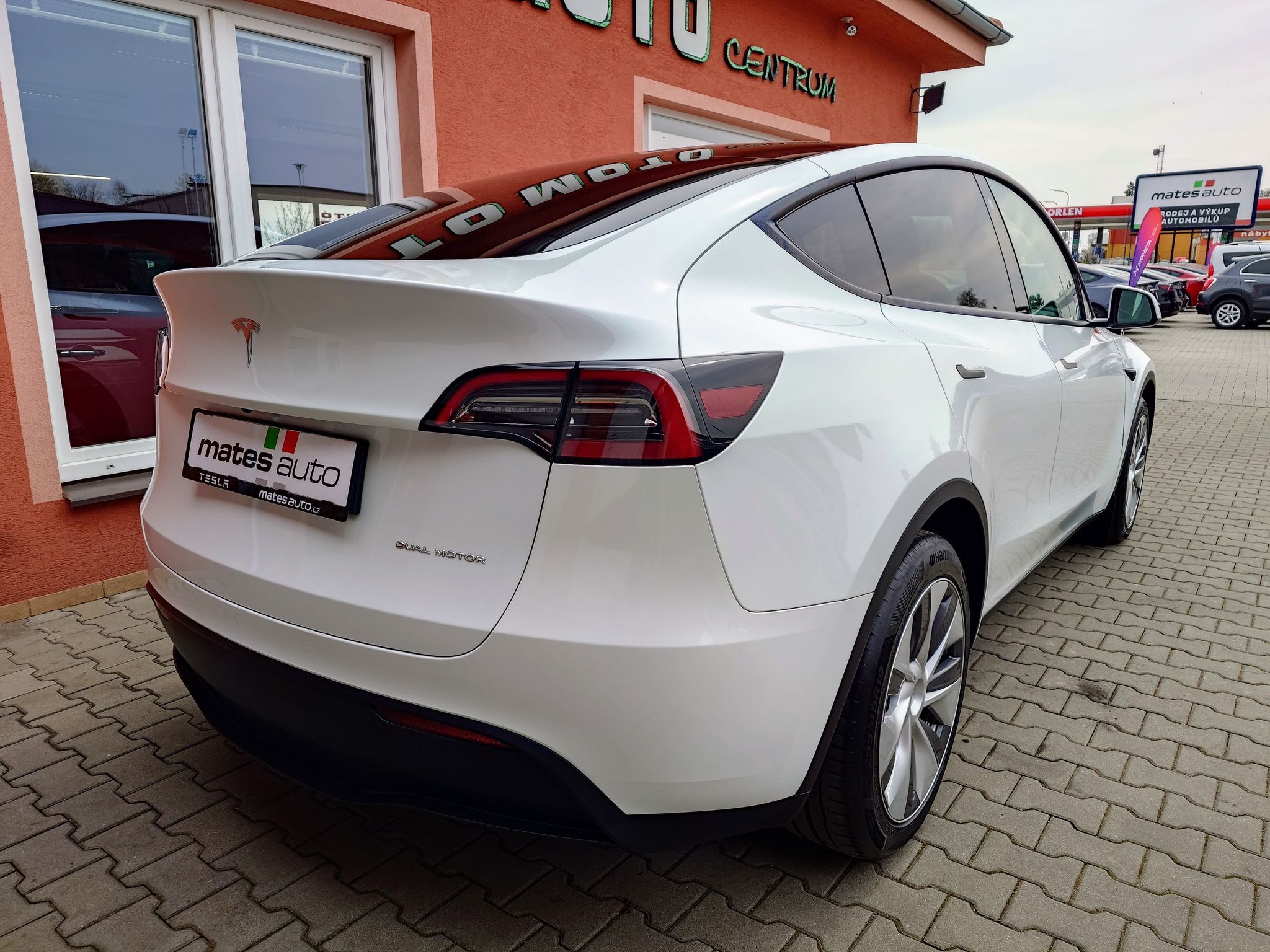 Tesla Model Y, Standard plus RWD 220kW SOH 95 - fotka 6